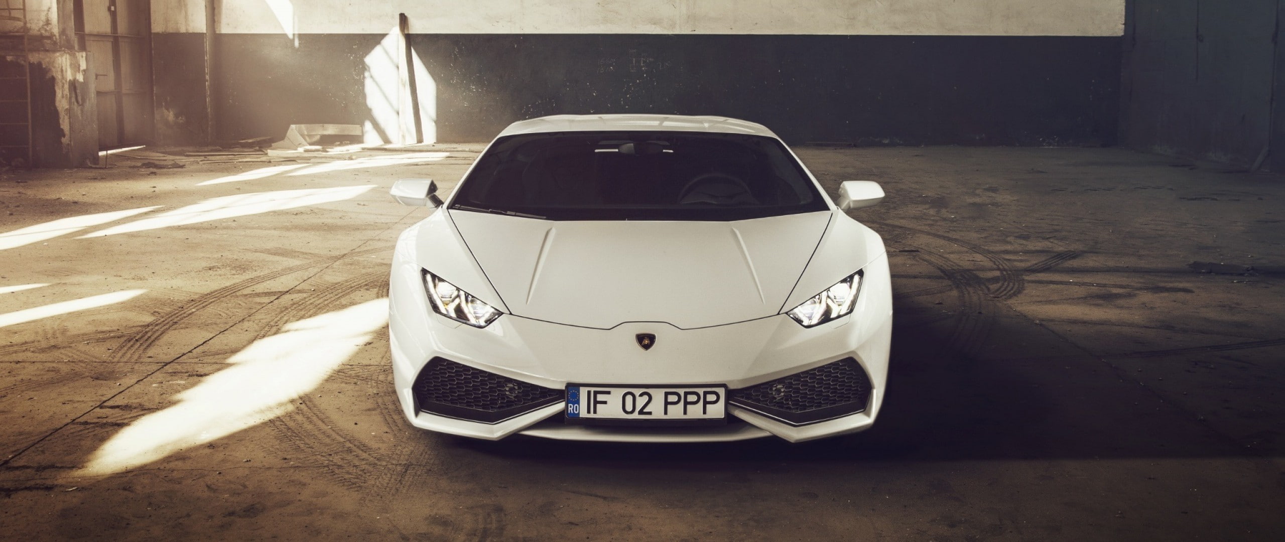 transportation, still life, single object, city, Romanian, #taranculamborghini, close-up, architecture, sunlight, no people, Lamborghini, mode of transportation, HD Wallpaper