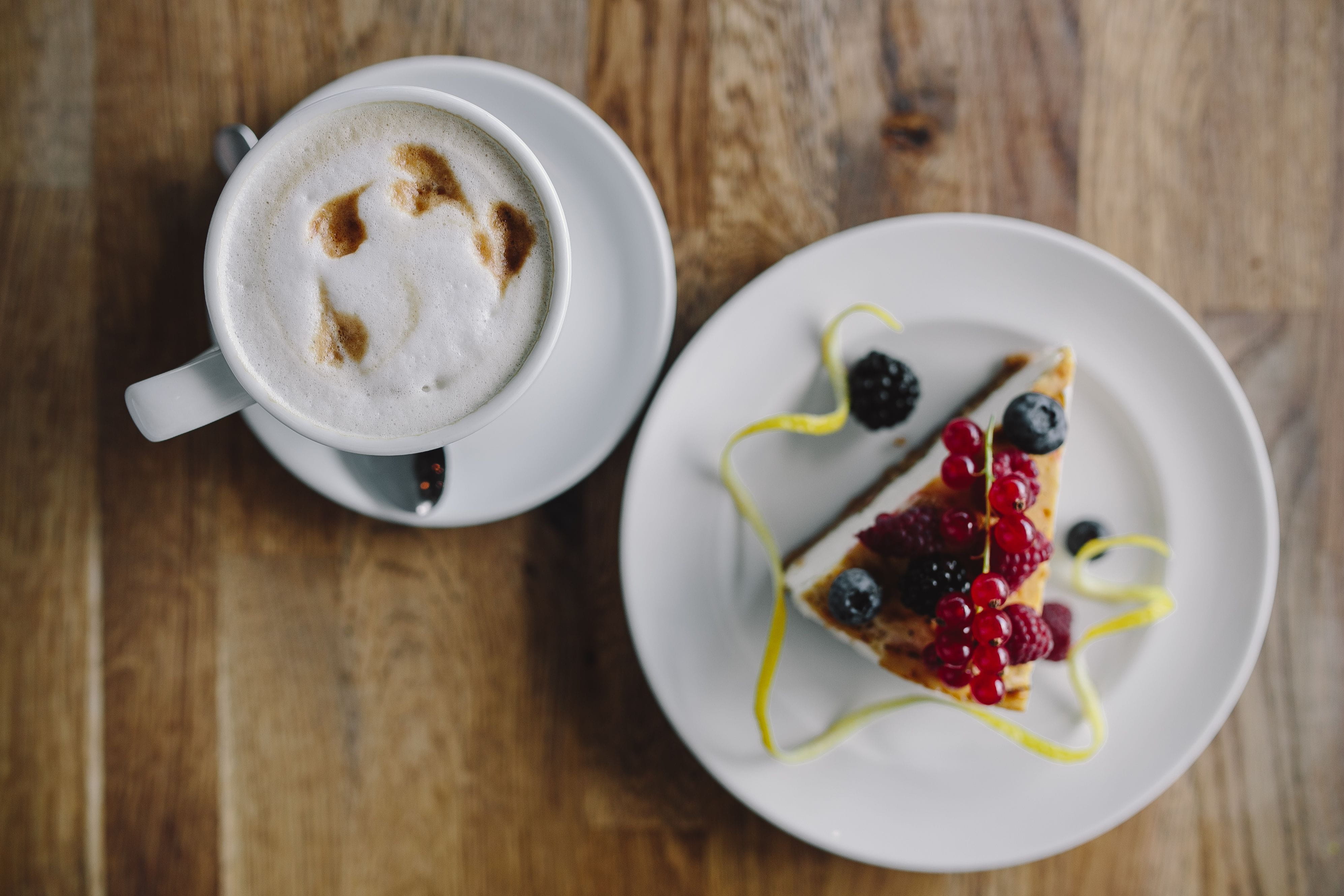 temptation, directly above, 4K, coffee cup, gourmet, berry Fruit, drink, cafe, delicious, no People, still life, plate, sweet Food, breakfast, close-up, HD Wallpaper