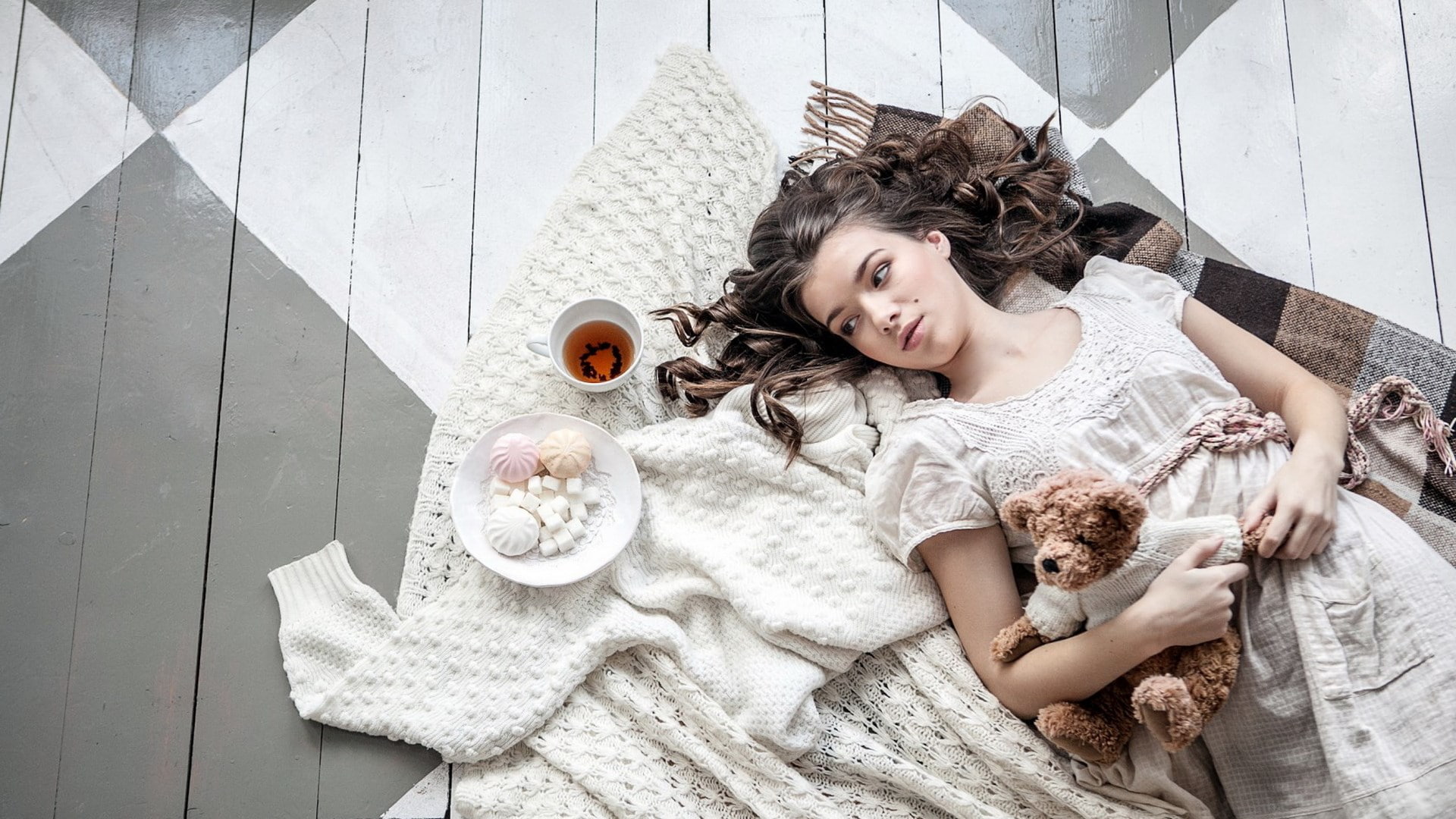 hairstyle, lying down, women, 1080P, adult, indoors, one person, brown hair, high angle view, beautiful woman, young adult, flooring, beautiful girl woman images 1920x1080, HD Wallpaper