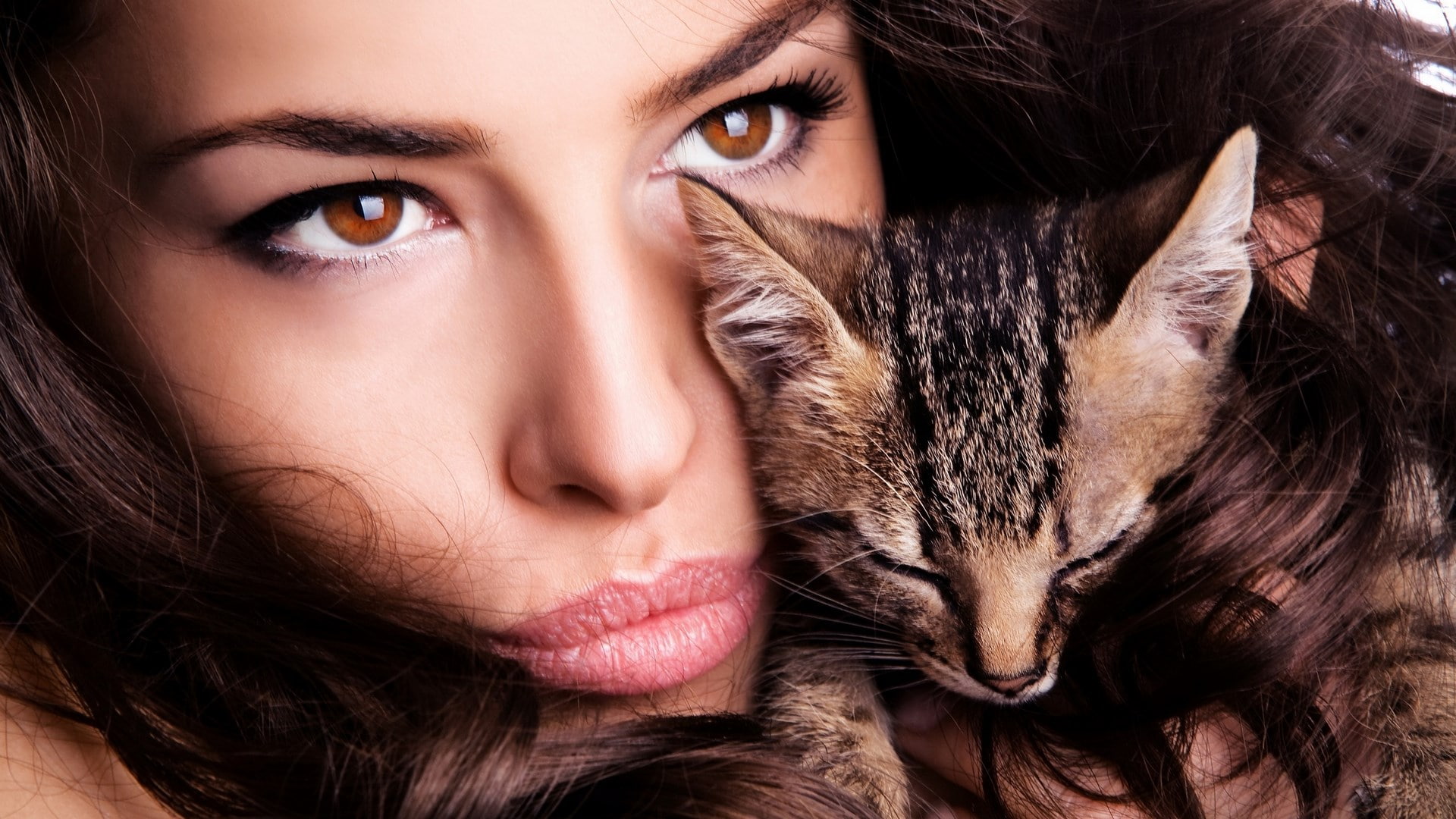 positive emotion, human body part, human face, looking at camera, headshot, beautiful woman, one animal, young women, young adult, body part, one person, HD Wallpaper