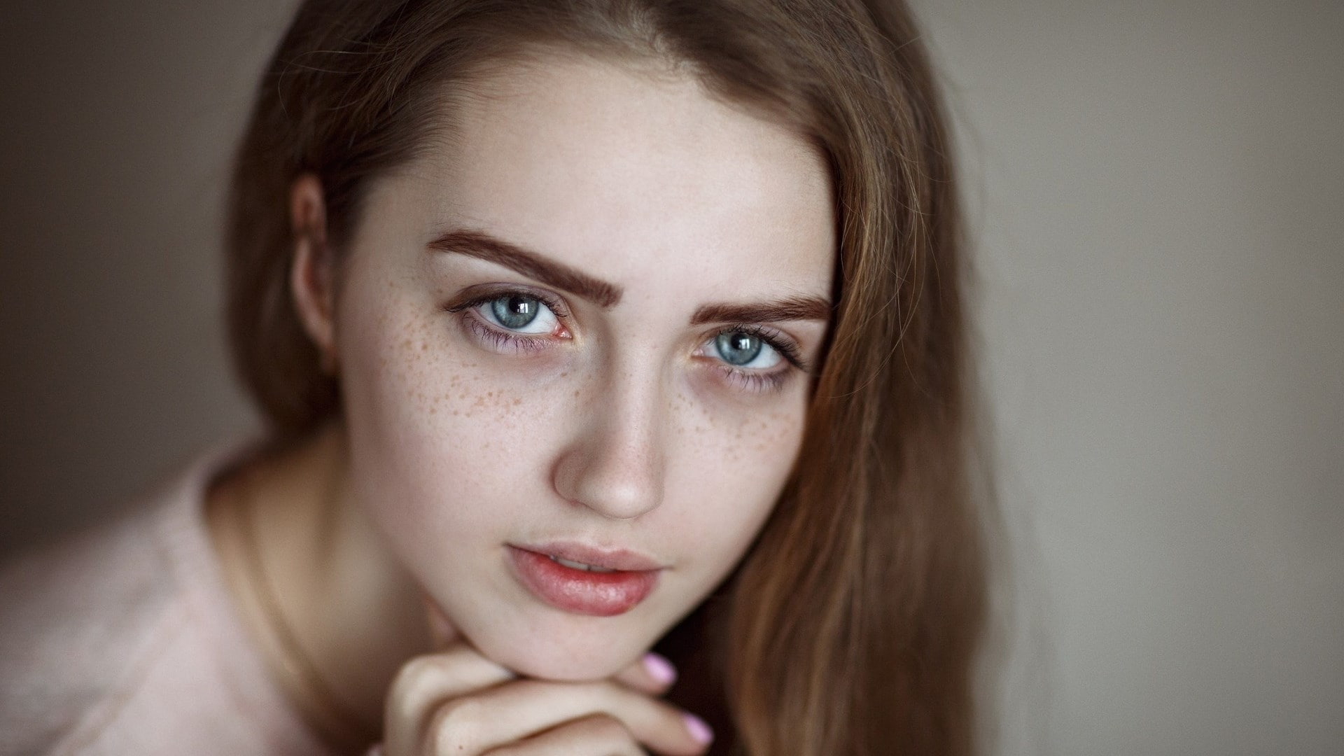 brown hair, teenager, beautiful girl  1920x1080, close-up, indoors, body part, portrait, adult, 1080P, studio shot, beauty, human face, one person, beautiful woman, HD Wallpaper