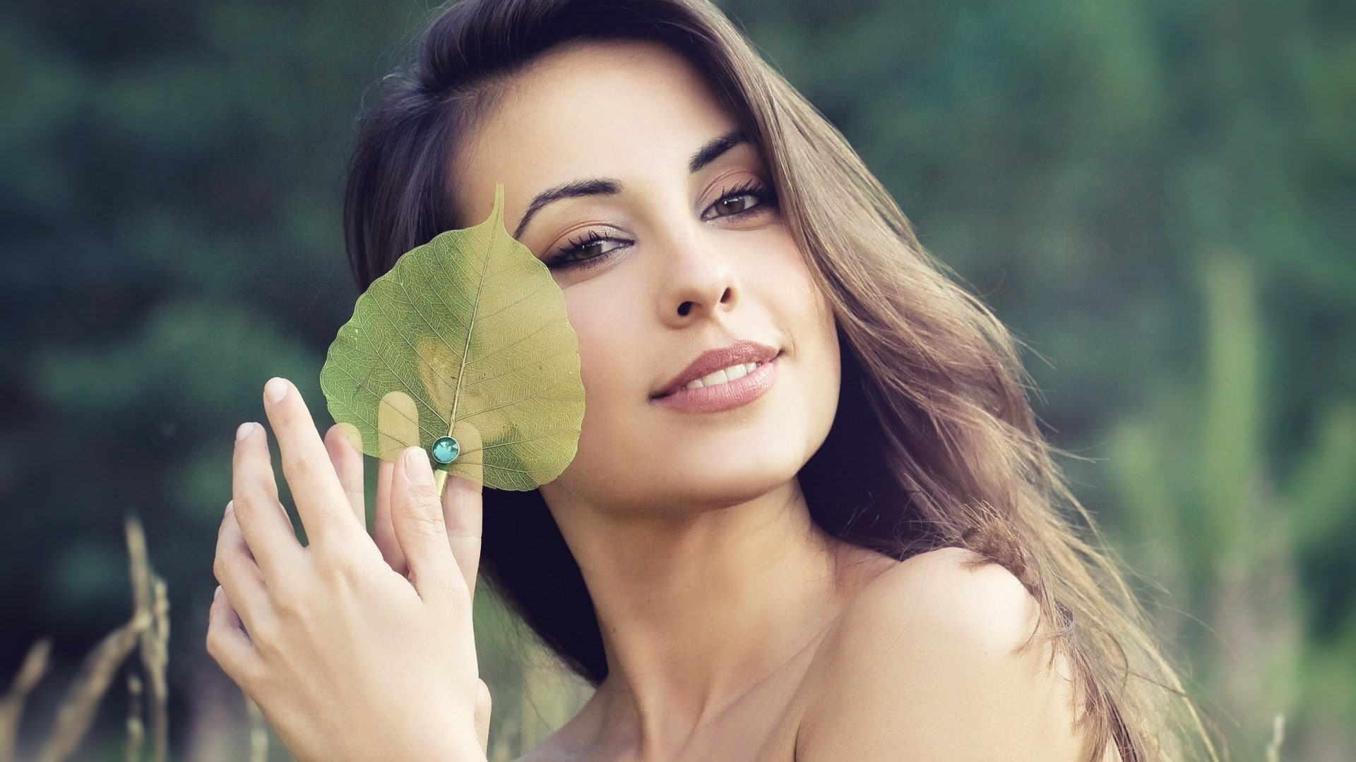 human face, 1080P, long hair, hairstyle, body part, make-up, human body part, close-up, young women, young adult, beauty product, holding, beautiful woman, HD Wallpaper