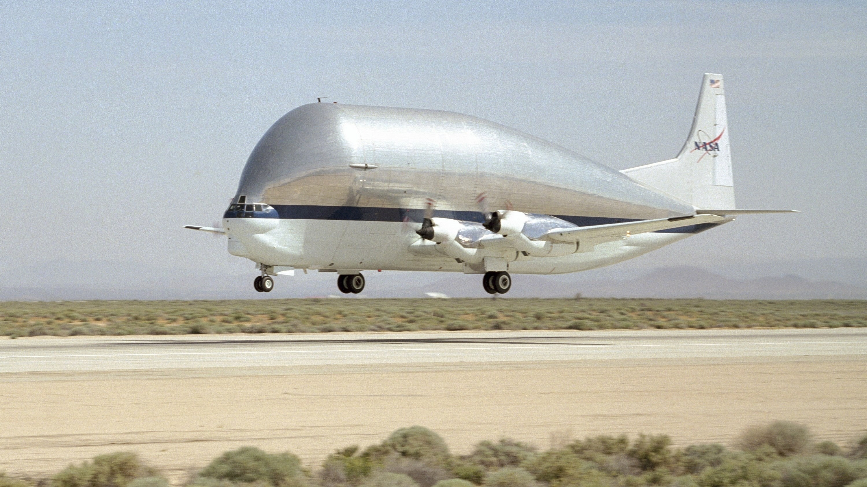 sky, day, airplane, no people, aero spacelines super guppy, mode of transportation, transportation, government, flying, motion, 2K, taking off, air vehicle, HD Wallpaper