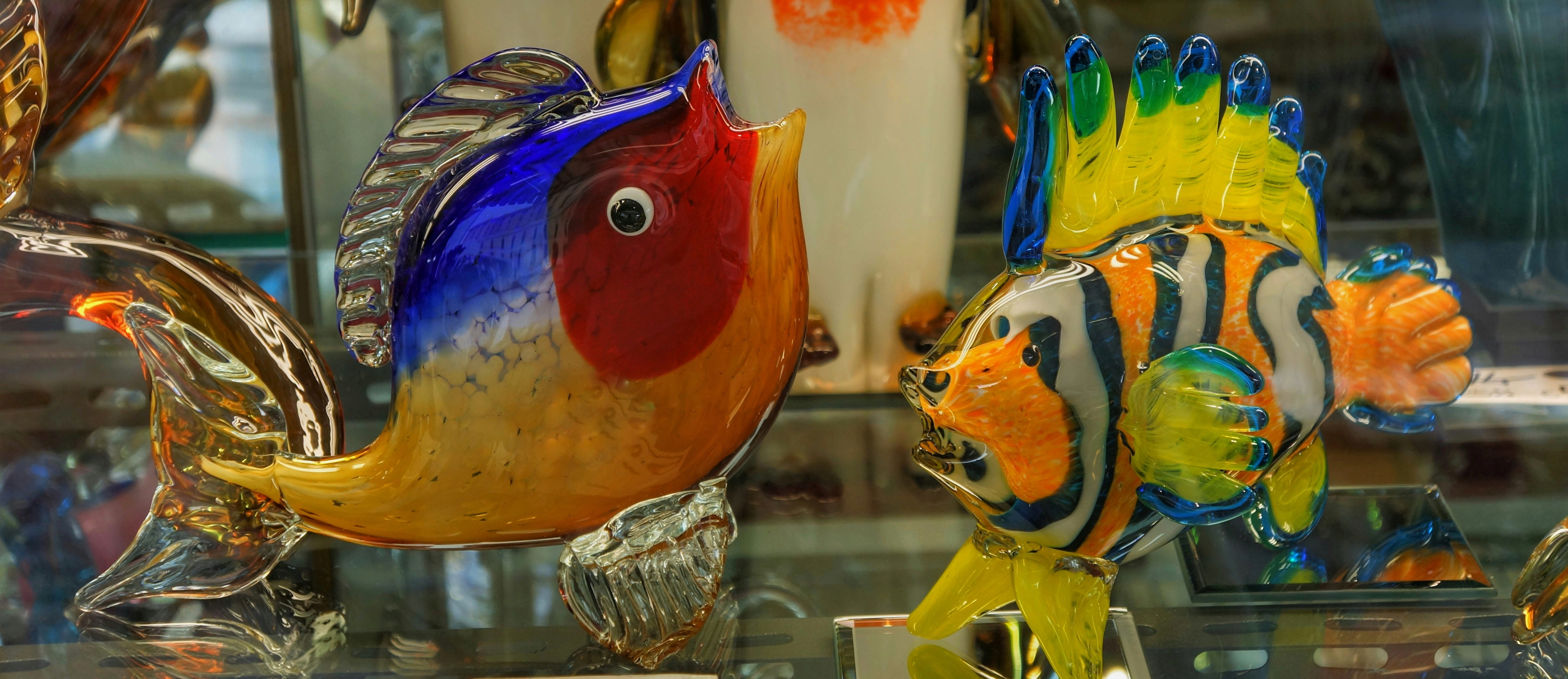 day, retail display, colour, murano, bird, creativity, fish, hanging, 5K, focus on foreground, representation, craft, livestock, festival, sale, for sale, HD Wallpaper