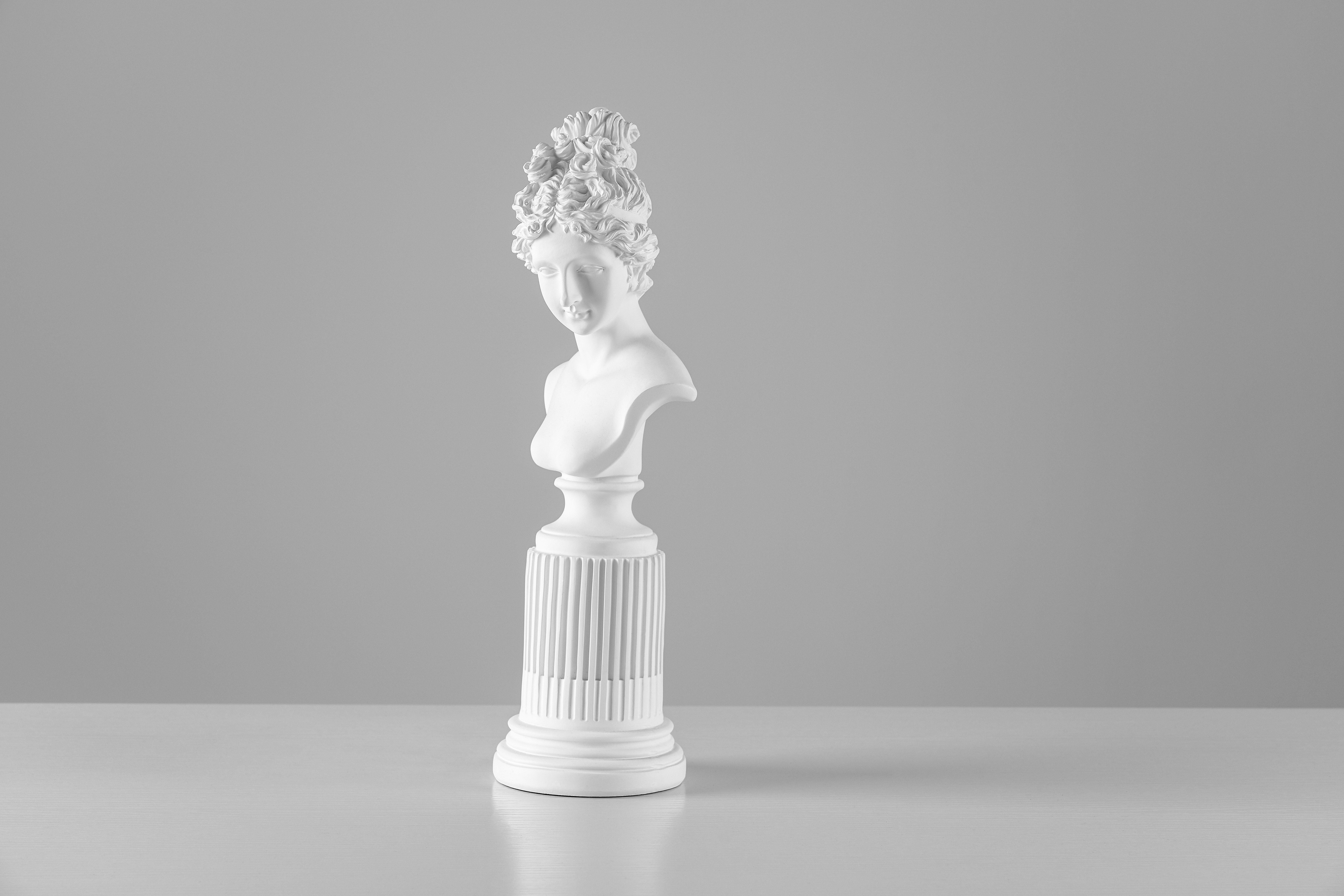 still life, whiteandblack, gray, board game, table, china, nature, single object, porcelain, bust, head, museum, game, sculpture, craft, light, studio shot, HD Wallpaper