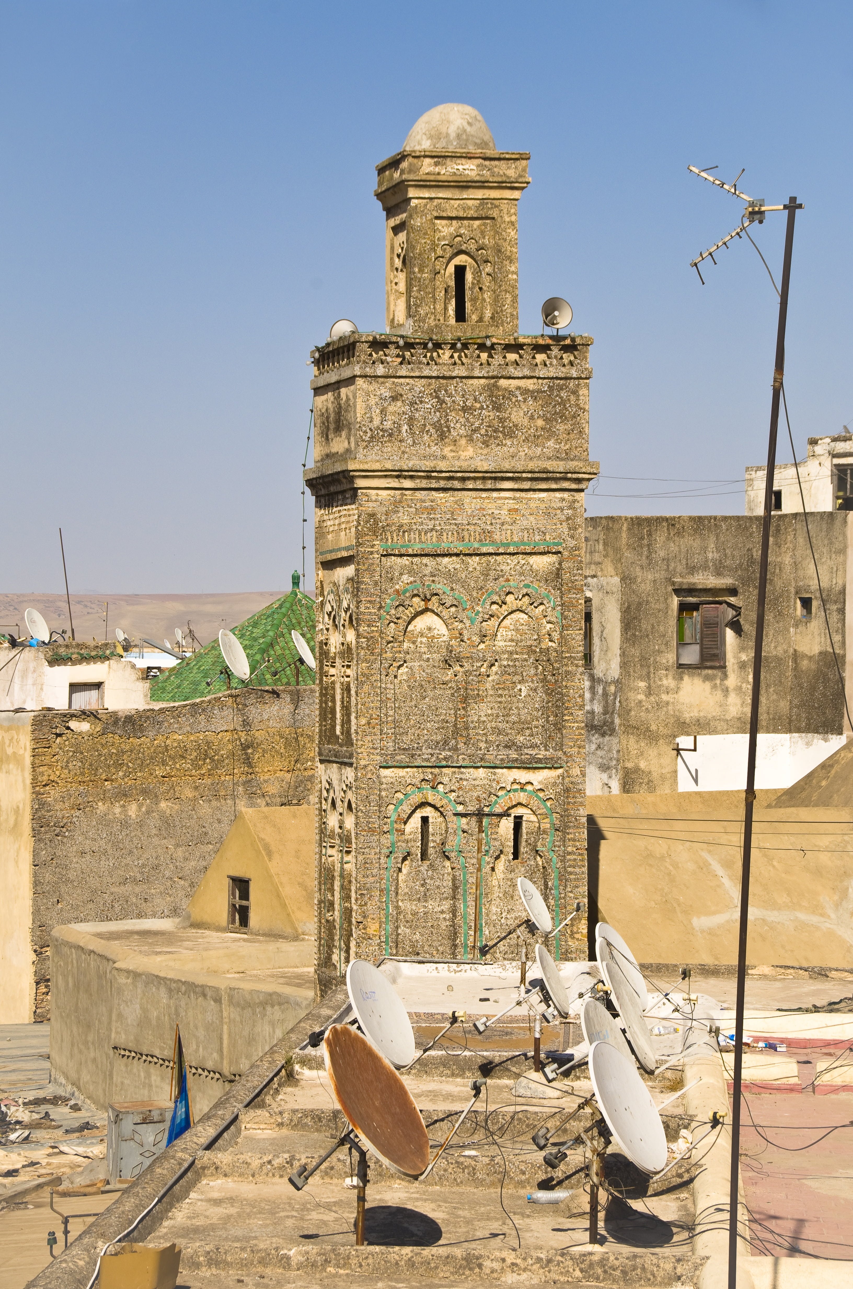 city, minaret, outdoors, fes, religion, belief, muslim, building, ancient, history, tower, sunlight, 4K, architecture, day, building exterior, sky, old, Phone HD Wallpaper