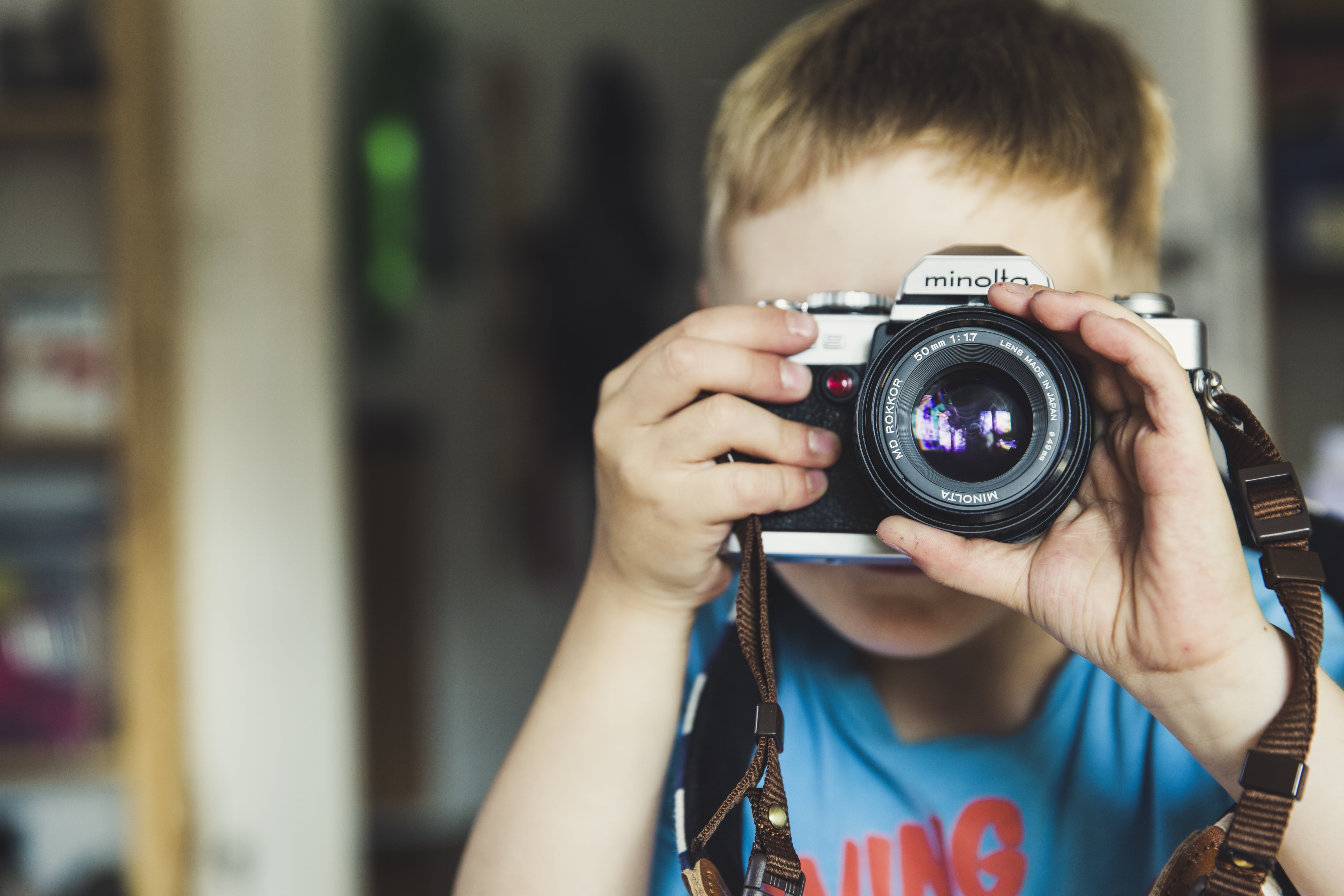 boy, child, 5K, photo, focus, urban, classic, photography themes, minolta, hip, fun, photographic equipment, hobbies, chrome, equipment, shutter, looking, HD Wallpaper