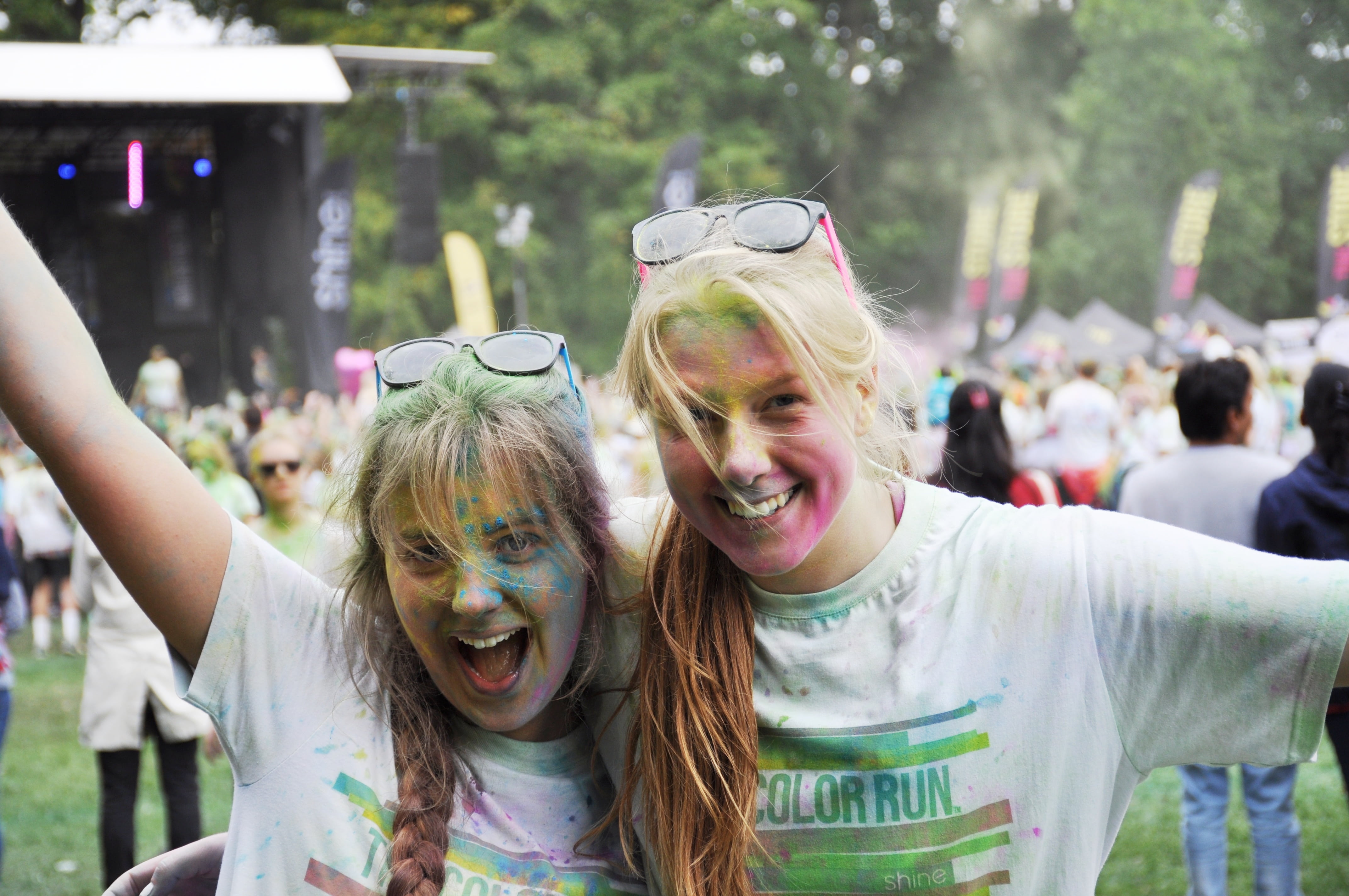 day, group of people, incidental people, training, front view, people, holi, lifestyles, celebration, lund, fun, women, smiling, color run, enjoyment, event, HD Wallpaper