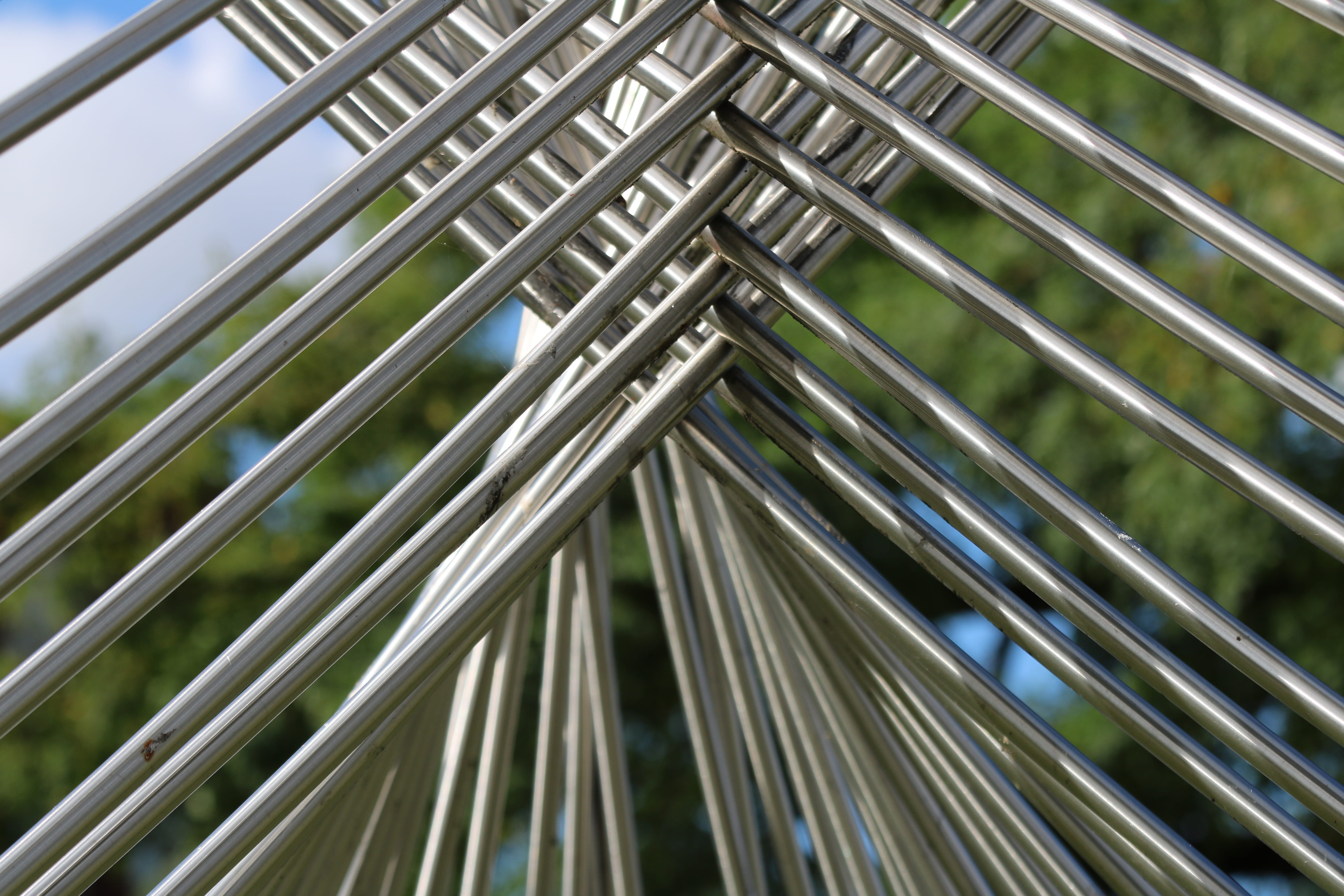 rod, outdoors, no people, Lund, 5K, plant, sunlight, textured, Sculpture, architecture, low angle view, university, iron, nature, full frame, metal, University, HD Wallpaper