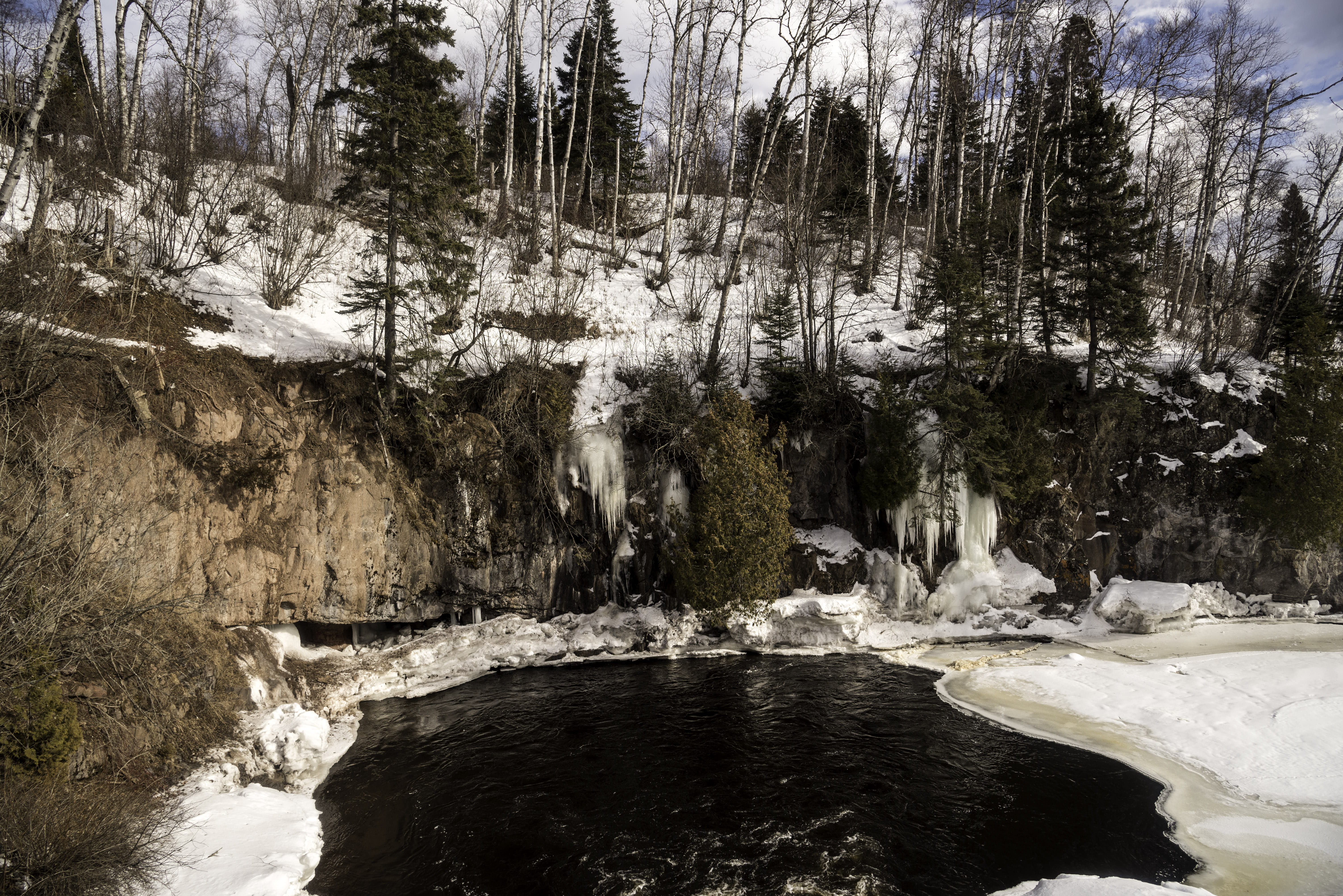 river, winter, tranquil scene, landscape, stream, rock, landscapes, waterfront, tree, outdoors, River Banks, forest, snow, state, ice, Icicles, temperance, HD Wallpaper