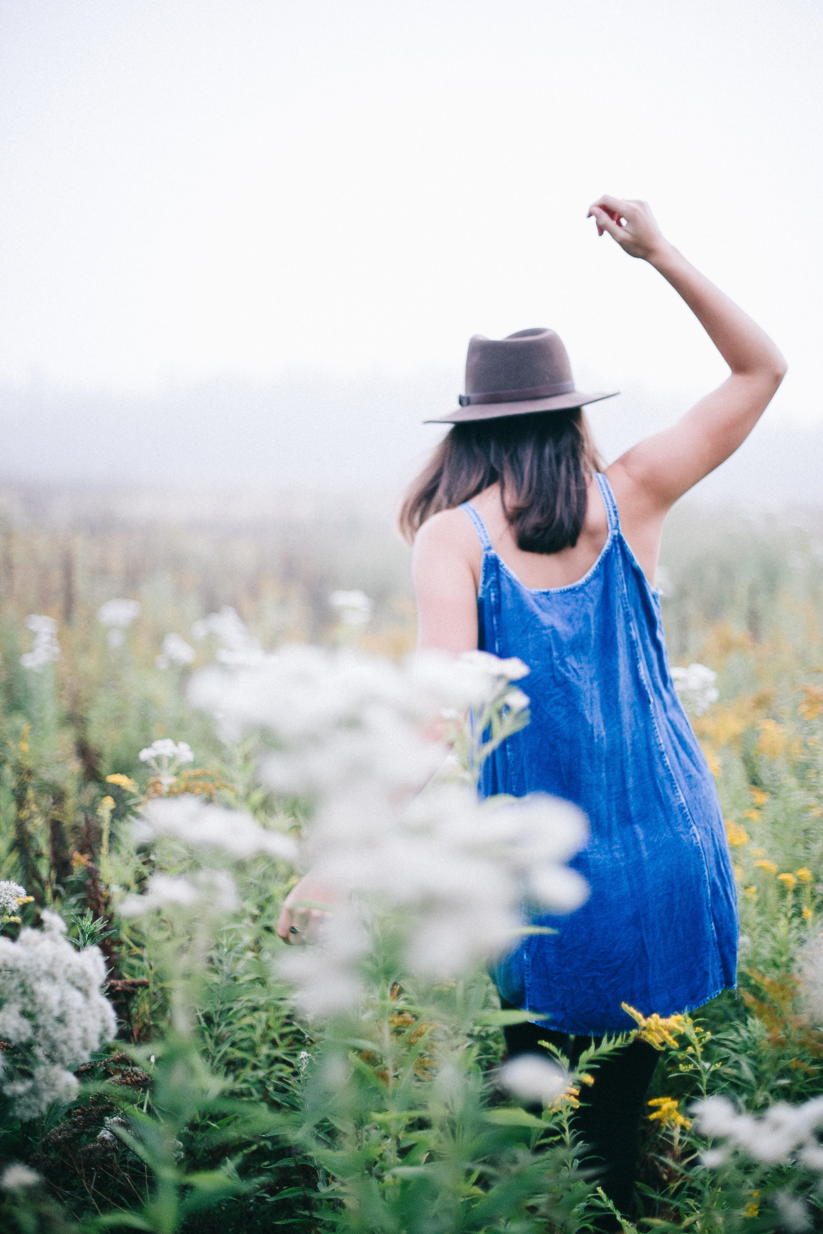 lifestyles, hairstyle, females, rural Scene, three quarter length, walking, casual clothing, meadow, plant, right, outdoors, along, one Woman Only, rising, Phone HD Wallpaper