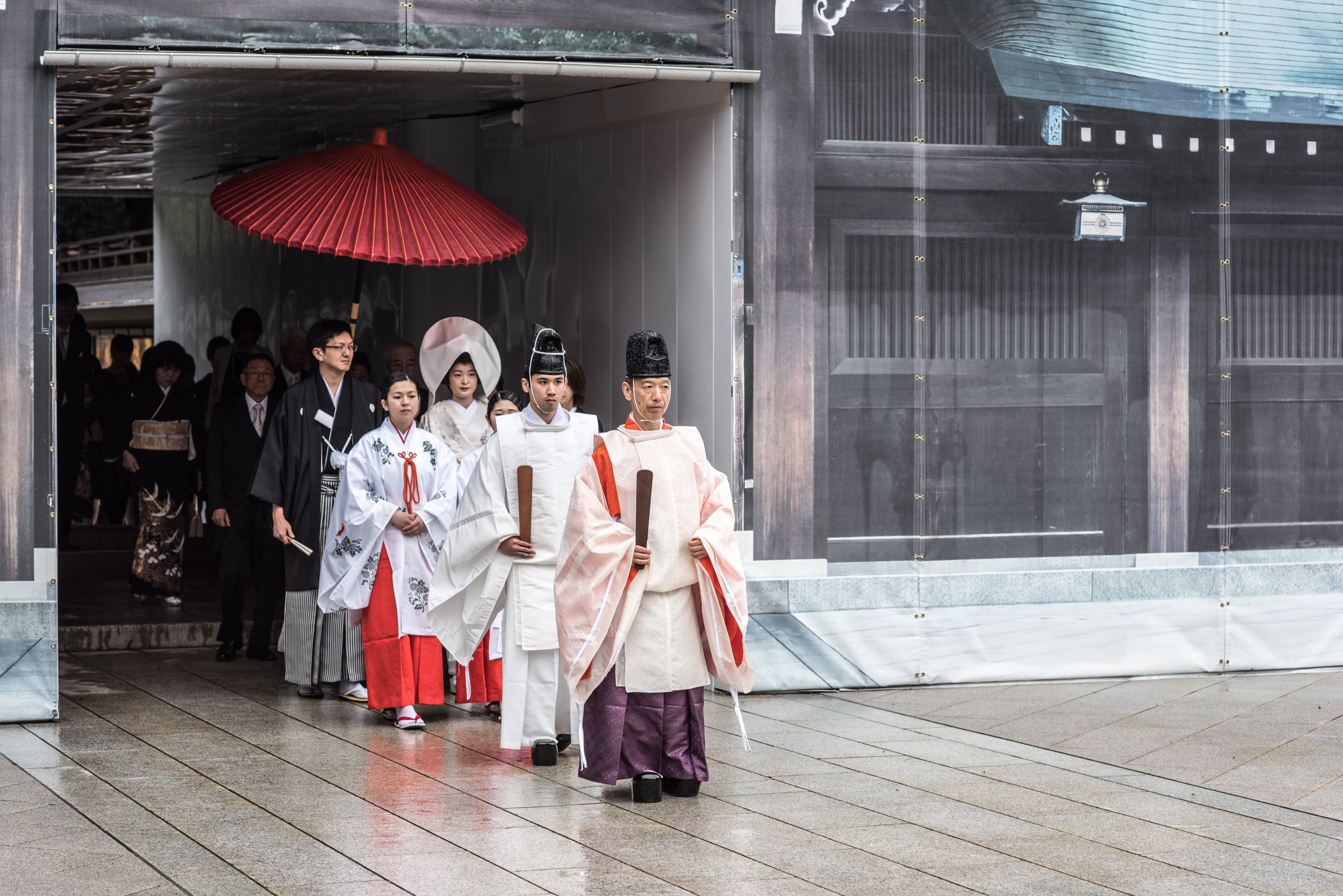 daytime, near, building, large group of people, day, wedding, 5K, people, traditional clothing, belief, walking, adult, full length, architecture, japan, HD Wallpaper