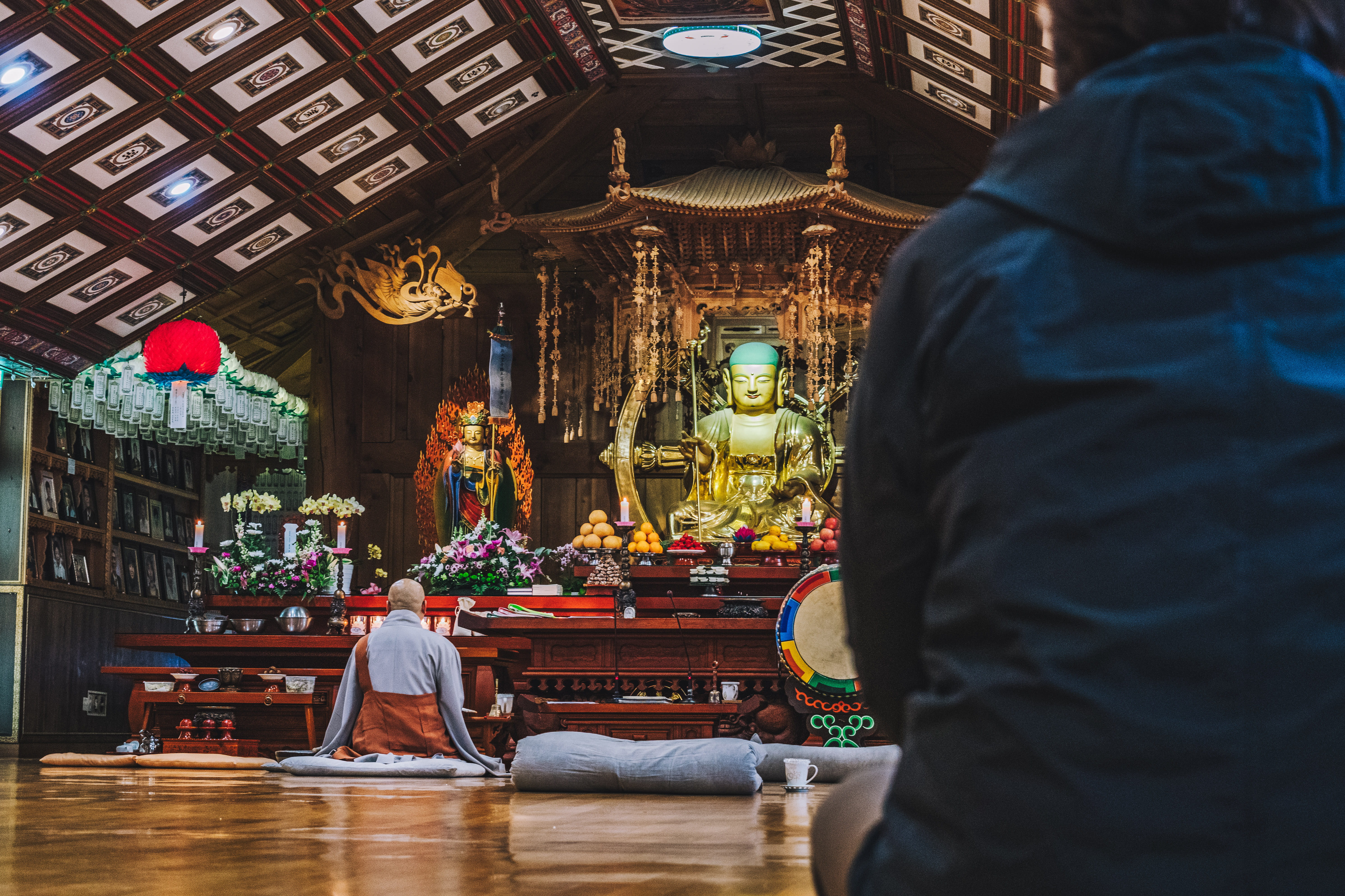 sculpture, men, people, human representation, rear view, leisure activity, praying, place of worship, front, spirituality, man, hindu, adult, building, HD Wallpaper