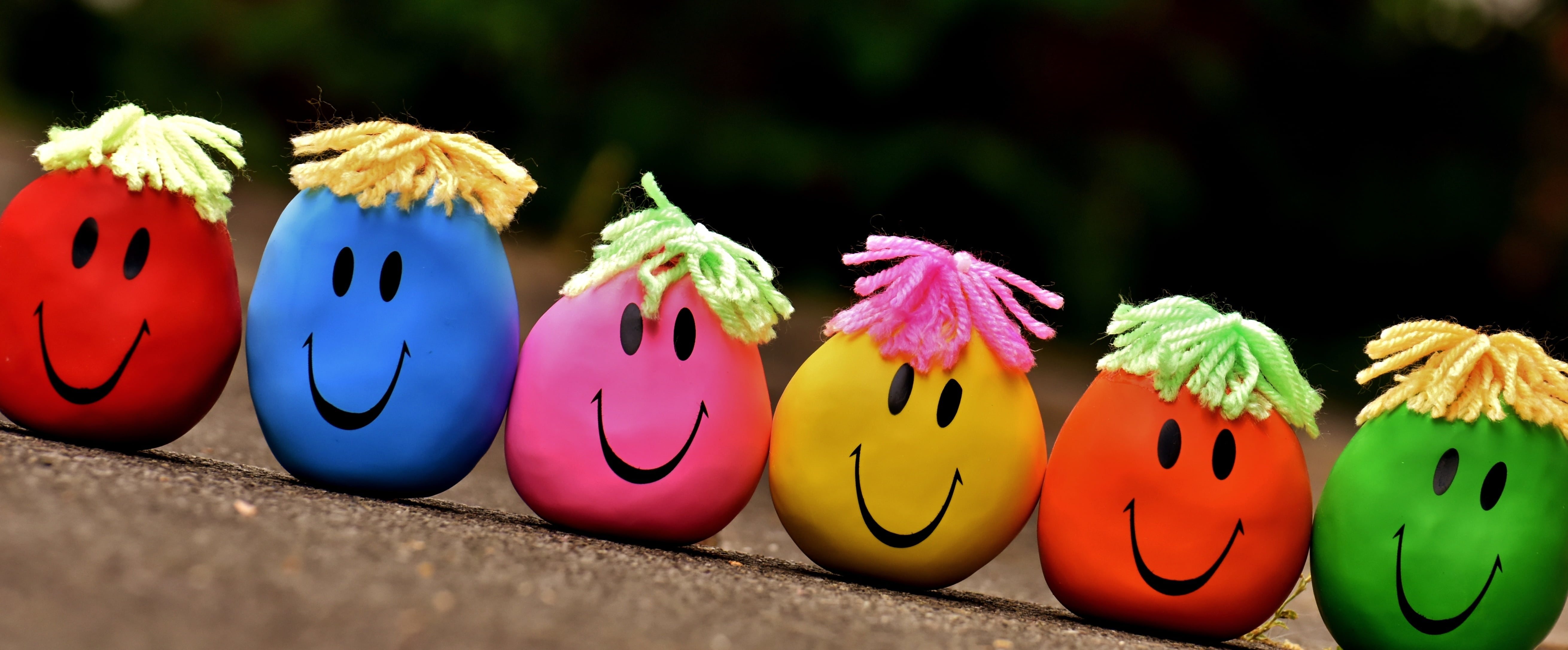 smilies stress reduction, funny troop, color, colorful, sign, craft, celebration, red, decoration, multi colored, in a row, communication, anti-stress balls, HD Wallpaper