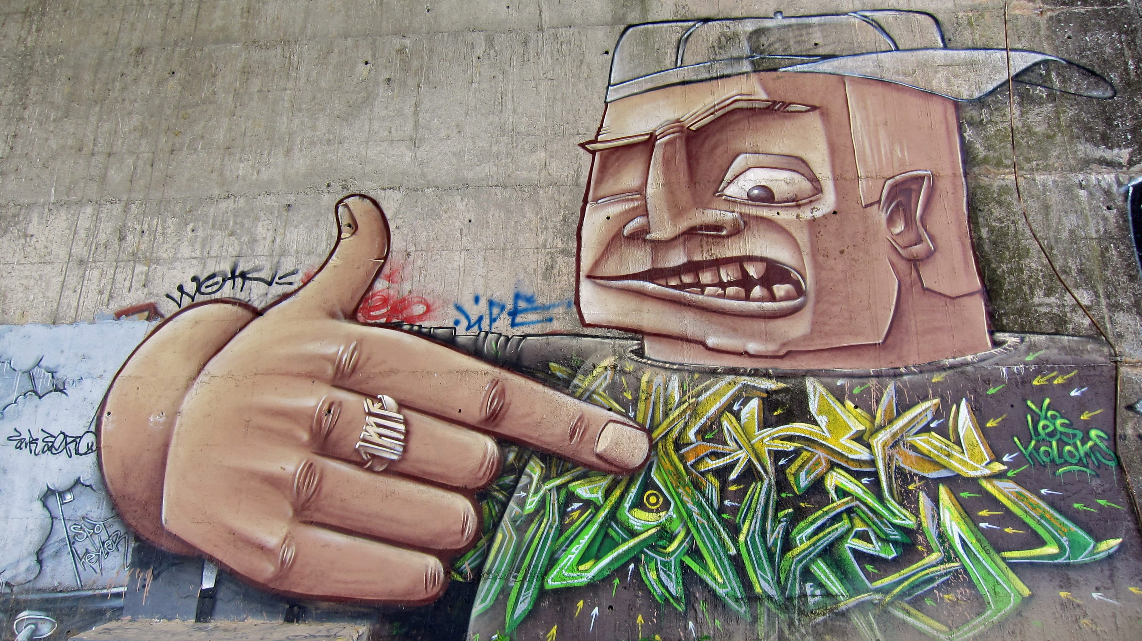 man, wall - building feature, finger, body part, wood - material, one person, Art, day, caricature, outside, carving - craft product, outdoors, real people, HD Wallpaper