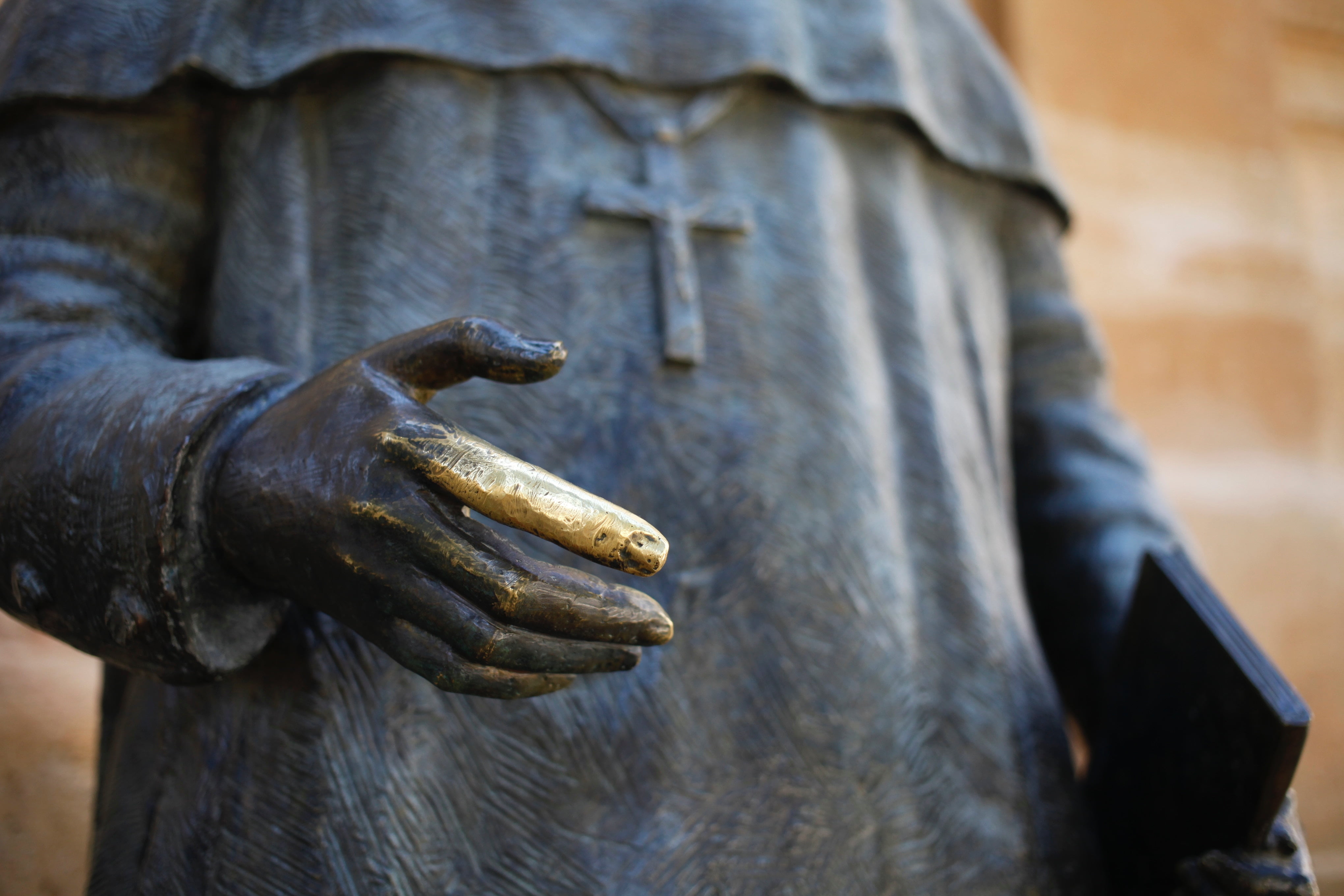 craft, male likeness, outdoors, human hand, the past, statue, close-up, human representation, carving - craft product, cross, sculpture, day, hand, representation, HD Wallpaper