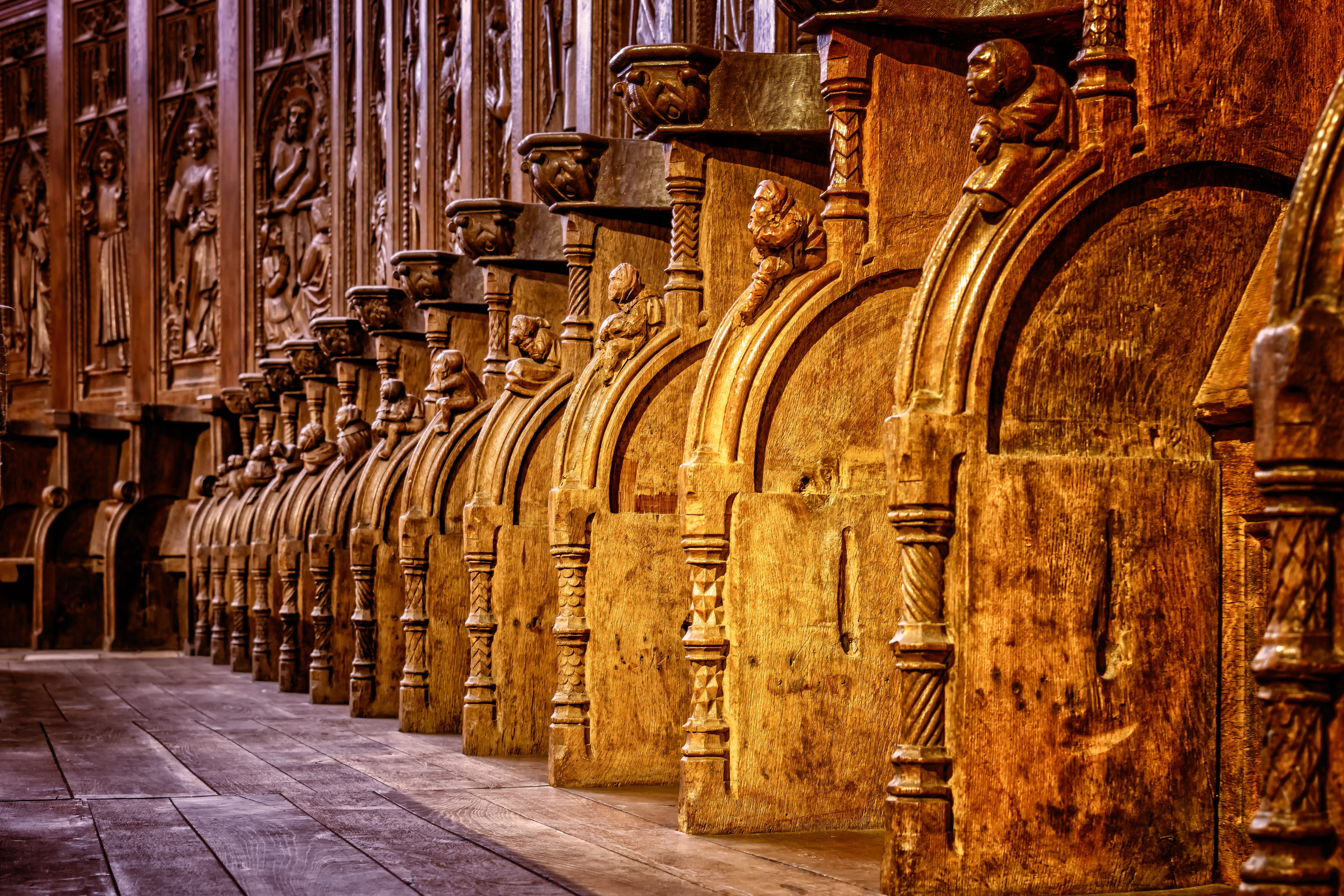 in a row, the past, travel destinations, place of worship, altar, hand labor, design, arch, catholic, priest seats, built structure, building, art, no people, HD Wallpaper