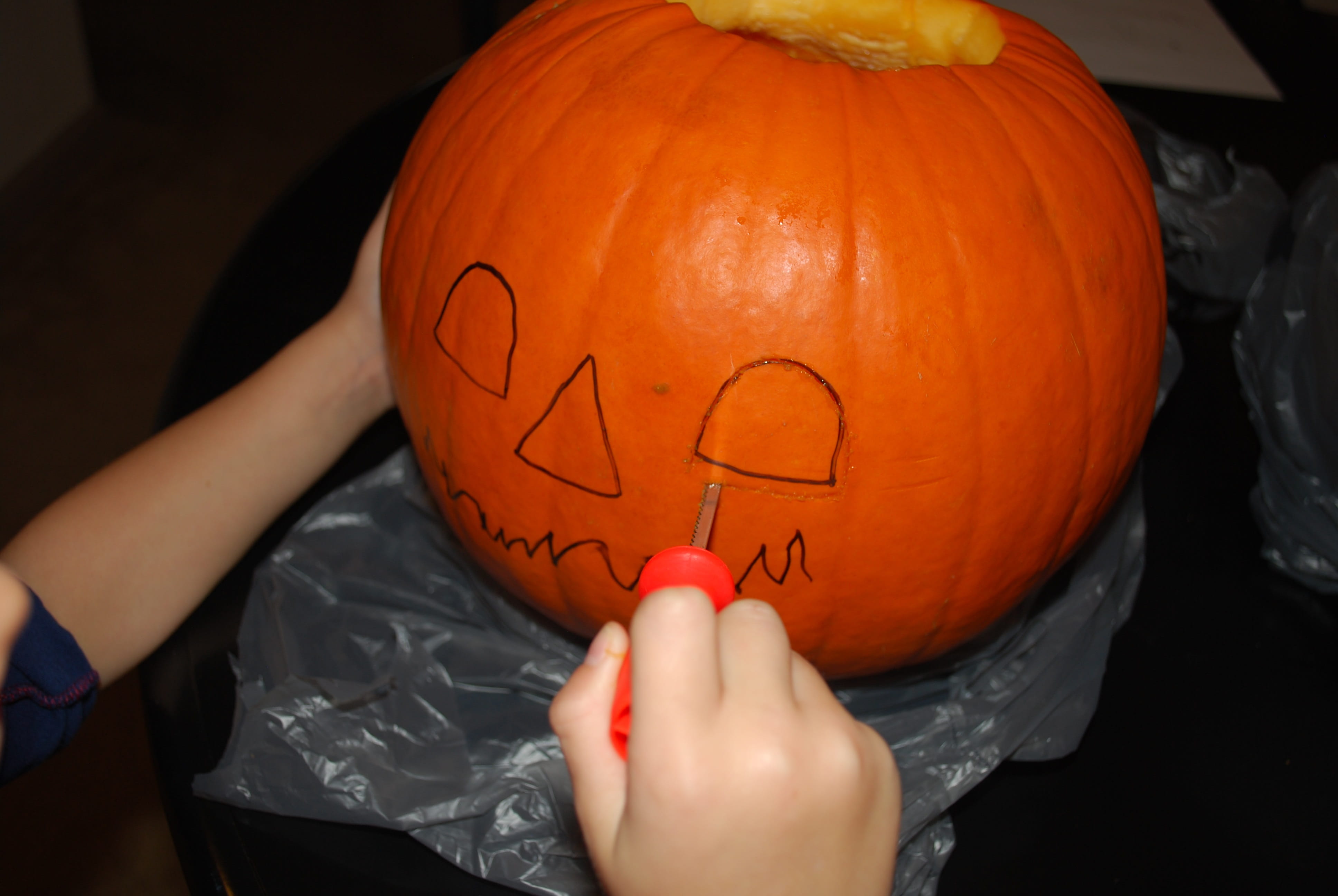 Halloween, anthropomorphic, hand, celebration, holding, Pumpkin, art and craft, jack o lantern, indoors, anthropomorphic face, face, jack-o-lantern, food, HD Wallpaper