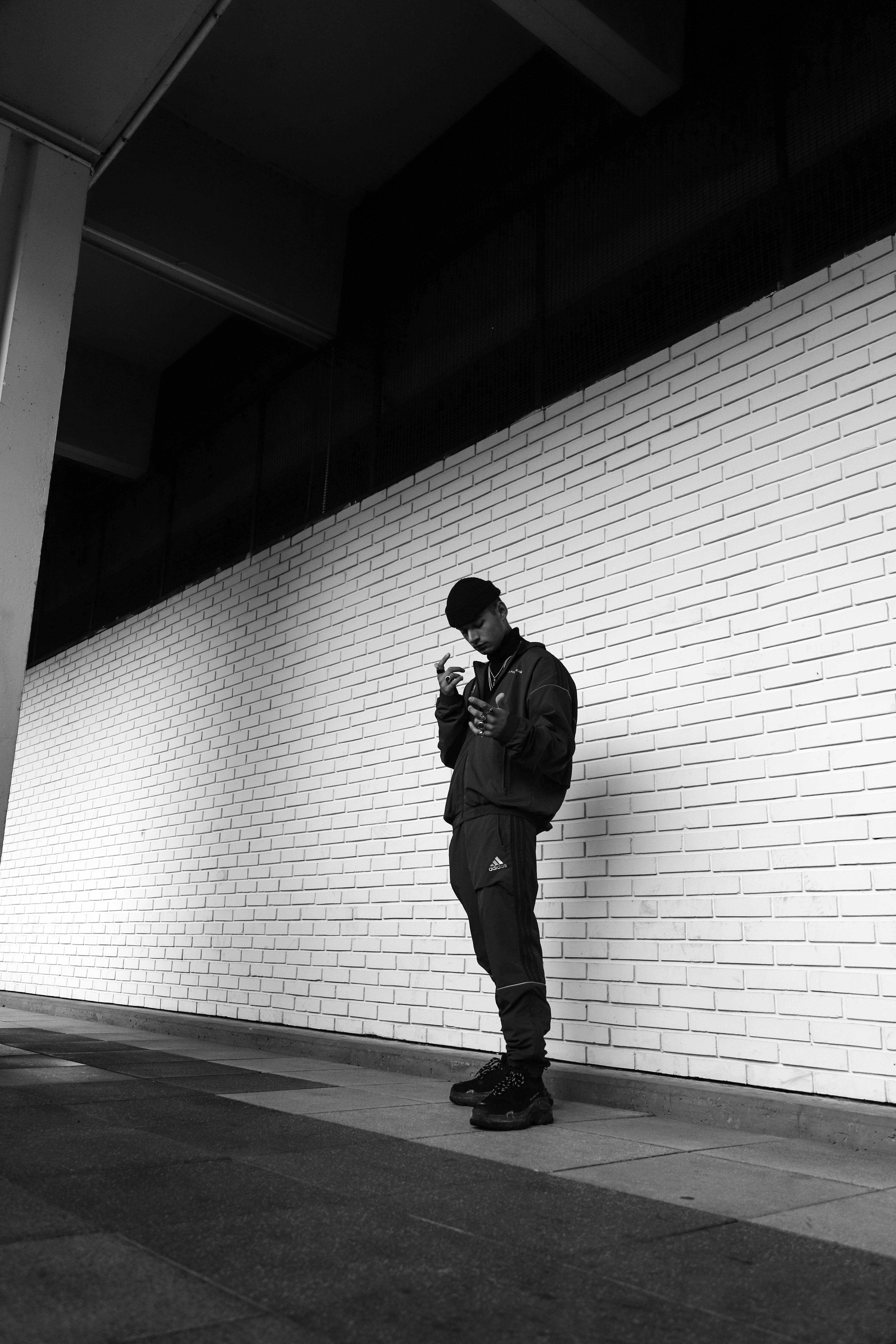 outdoors, warm clothing, 5K, walking, adidas, one person, side view, leisure activity, floor, real people, concrete, men, architecture, full length, day, Phone HD Wallpaper