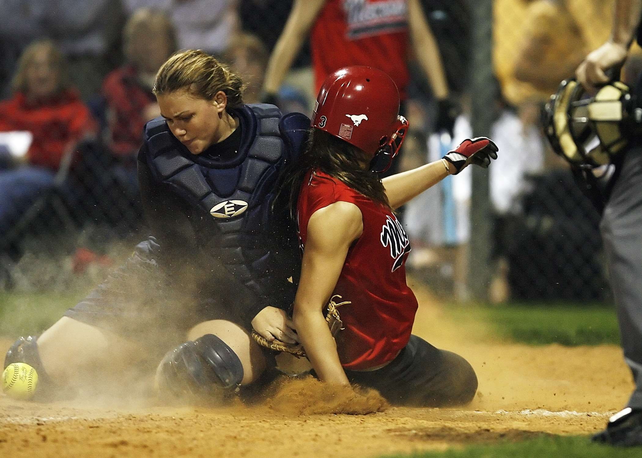catcher, sports race, real people, dirt, schoolgirl, protection, leisure activity, action, incidental people, lifestyles, collision, dust, outdoors, play, HD Wallpaper