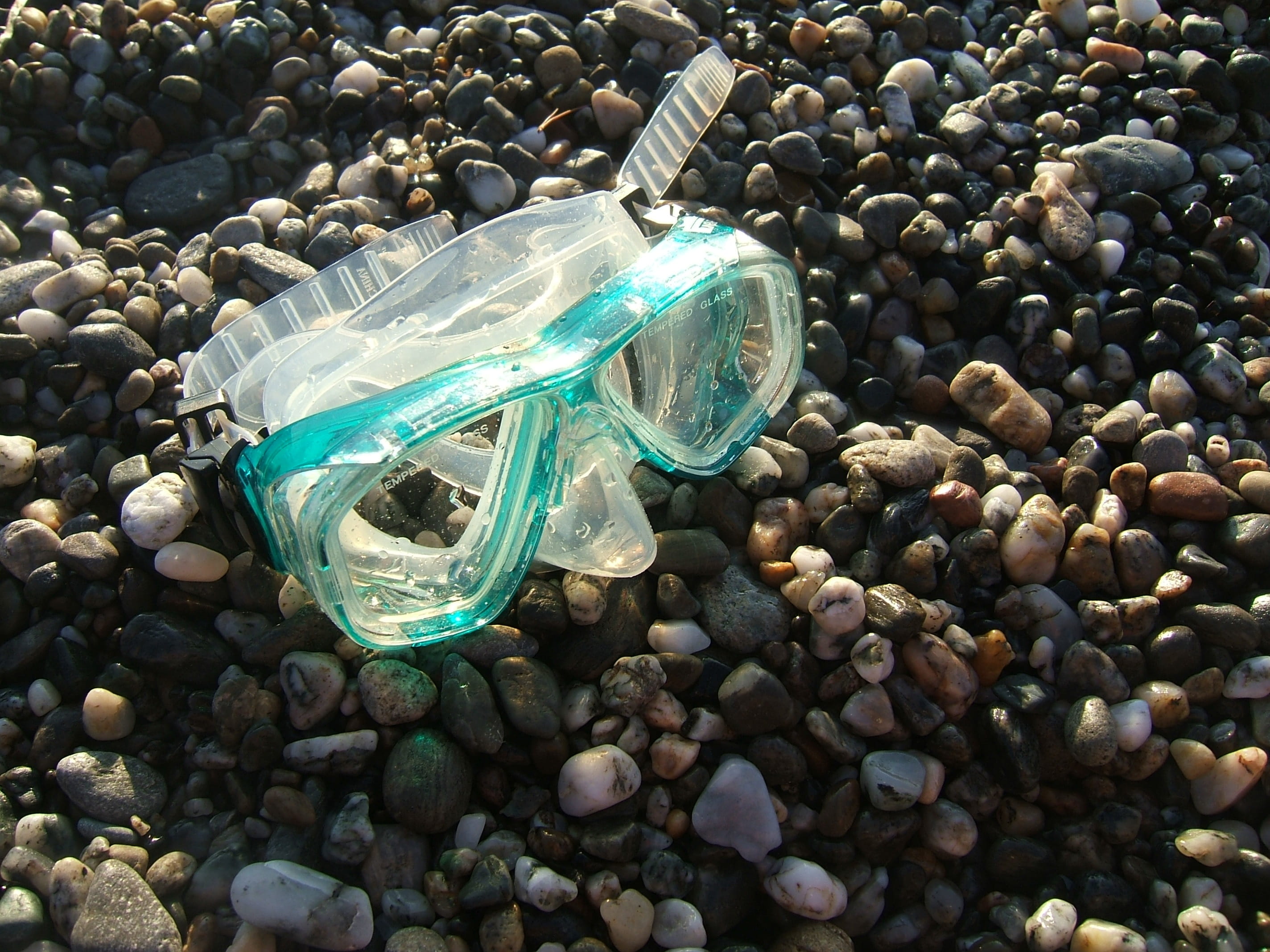 solid, Holiday, sea, lido, garbage, summer, land, Mask, nature, Summer, green color, marine, transparent, high angle view, stone, sun, outdoors, close-up, HD Wallpaper