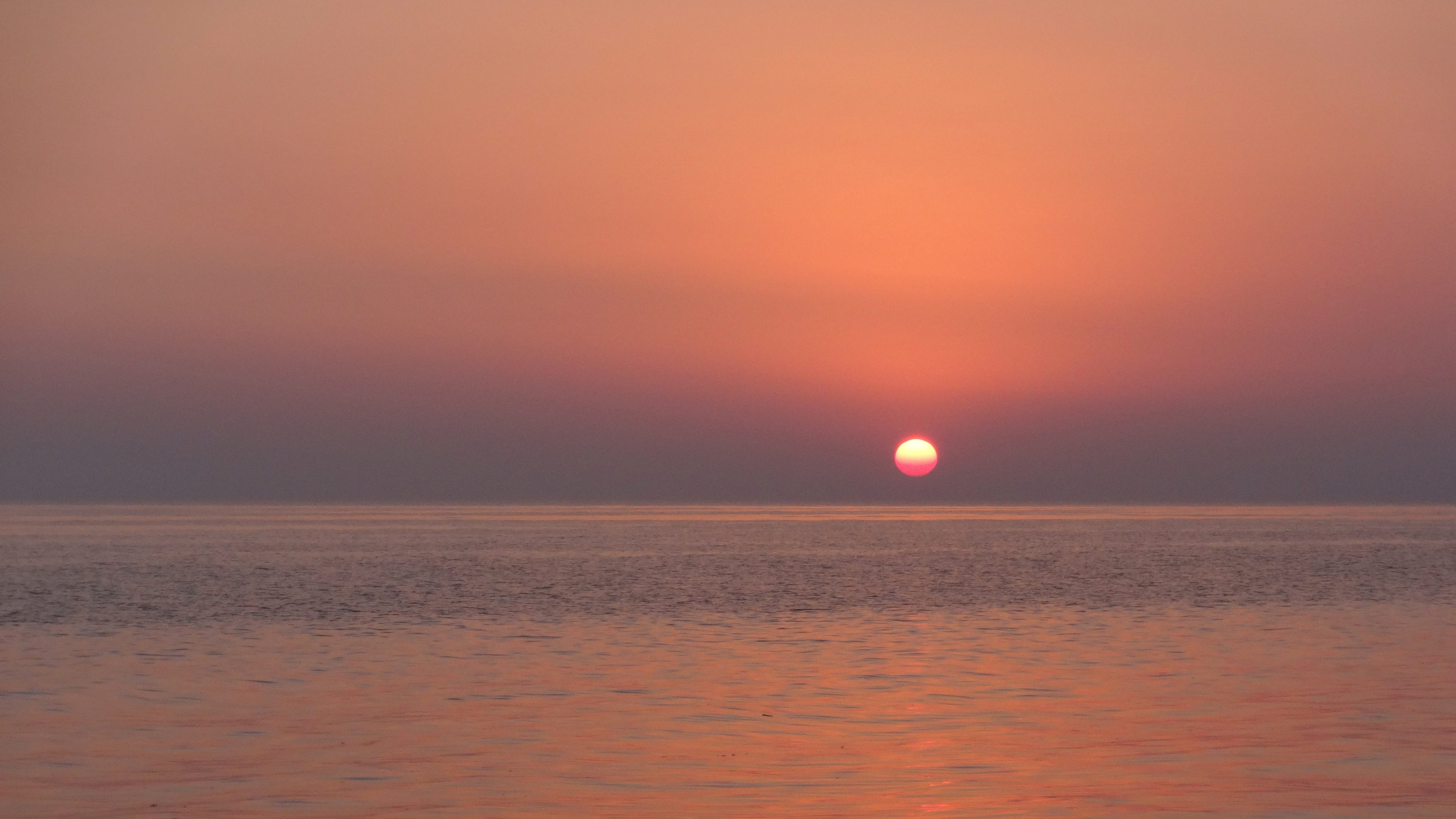 twilight, horizon, reflection, cloud - sky, sea, sun, tranquil scene, idyllic, outdoors, water, sunset, nature, tranquility, orange color, circle, non-urban scene, HD Wallpaper