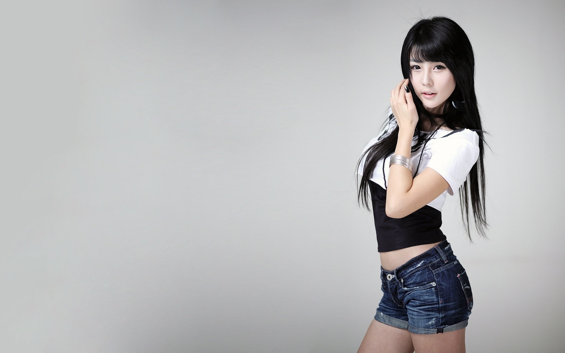 people, hd, art, long, Models, Korean, ji, woo, hair, simple, long hair, lee, Asians, women, simple background, bangs, background, 1080P, HD Wallpaper