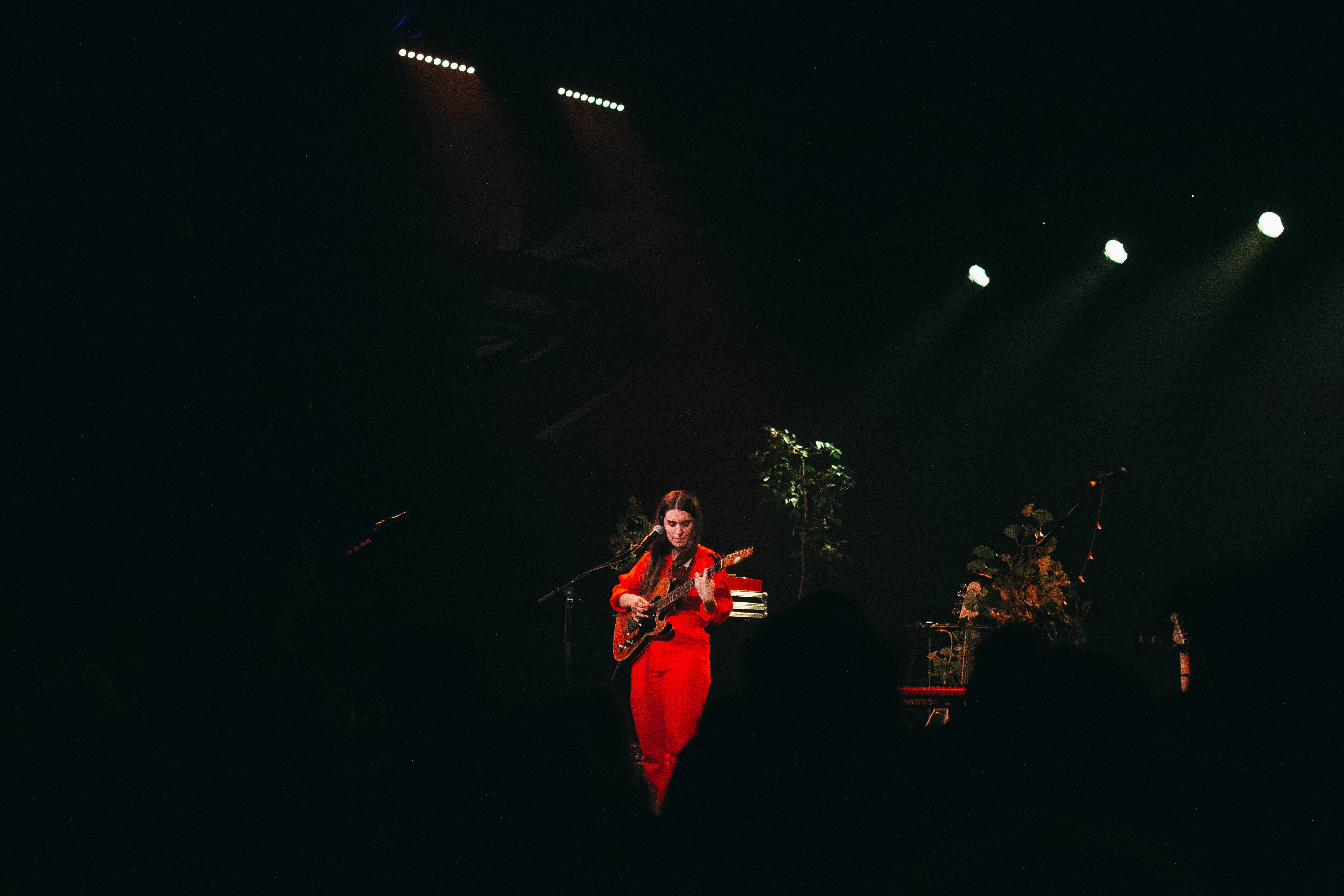 crowd, young adult, standing, leisure activities, human, arts culture and entertainment, young women, stage - performance space, vsco, clothes, adult, front view, HD Wallpaper