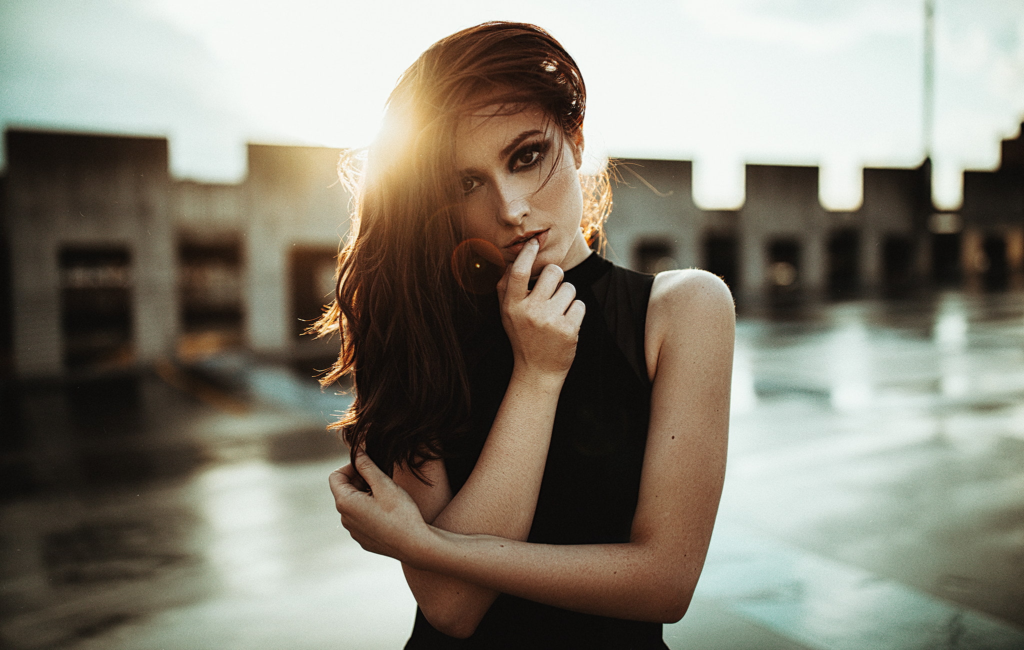 standing, depth of field, smoking issues, looking at camera, finger on lips, bad habit, leisure activity, outdoors, lifestyles, waist up, young women, hairstyle, HD Wallpaper