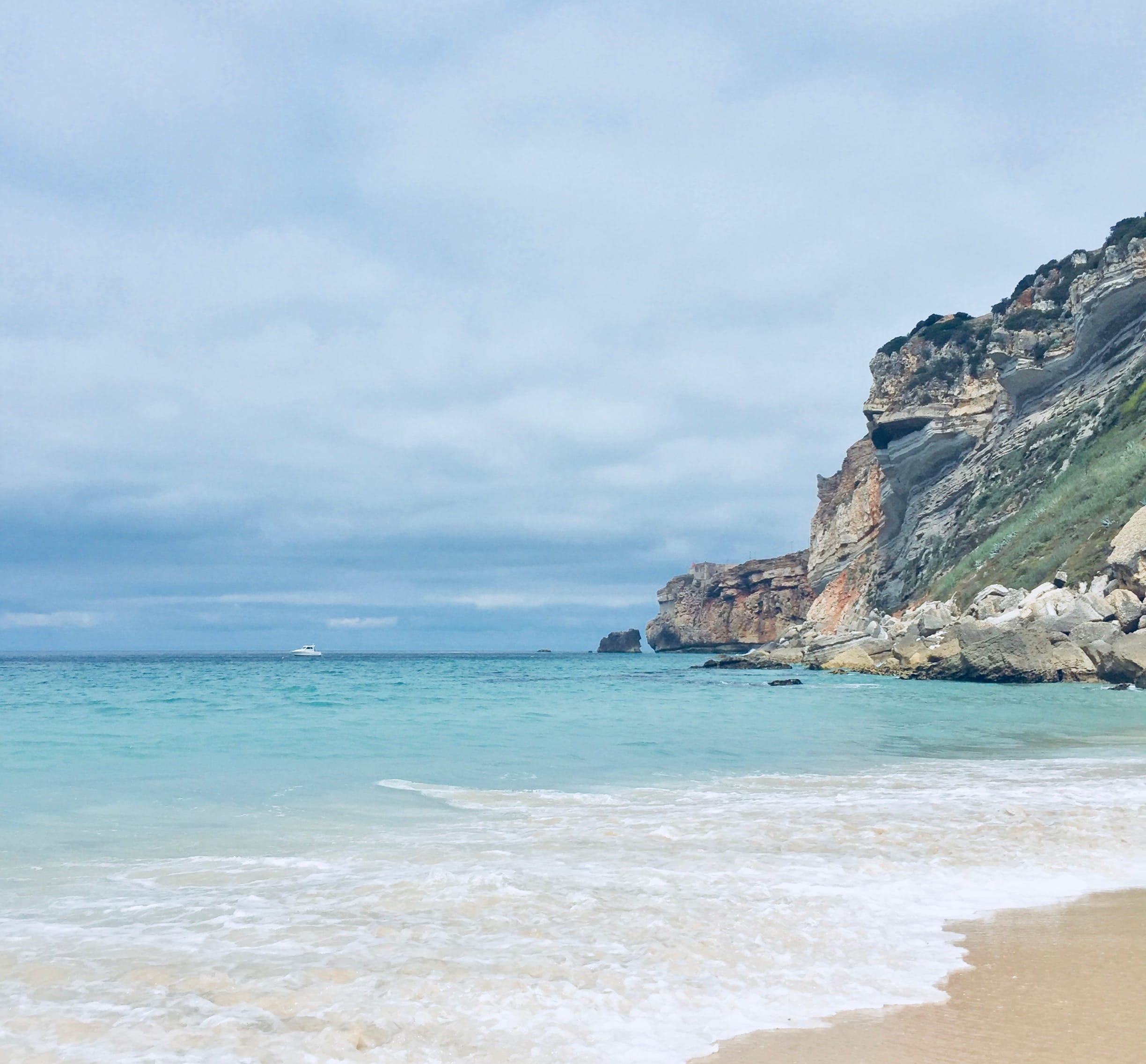 nazaré, nazare, tranquil scene, iphone, land, sun, rocky coastline, horizon, cloud - sky, mar, portugal, horizon over water, city, sand, outdoors, sea, HD Wallpaper