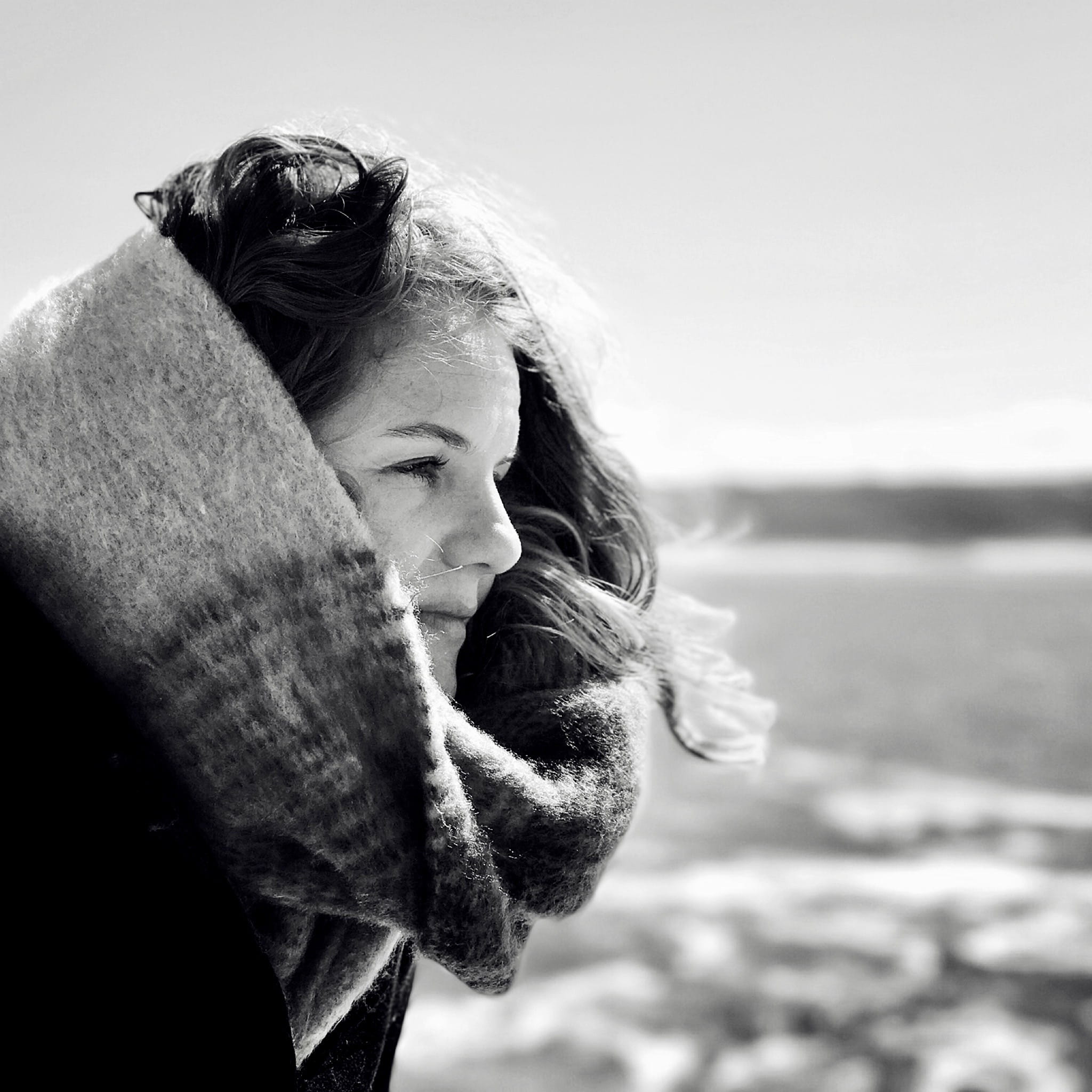waves, headshot, scarf, nazaré, portugal, wind, real people, day, hair, young adult, water, close-up, looking, hairstyle, sky, women, outdoors, contemplation, Phone HD Wallpaper