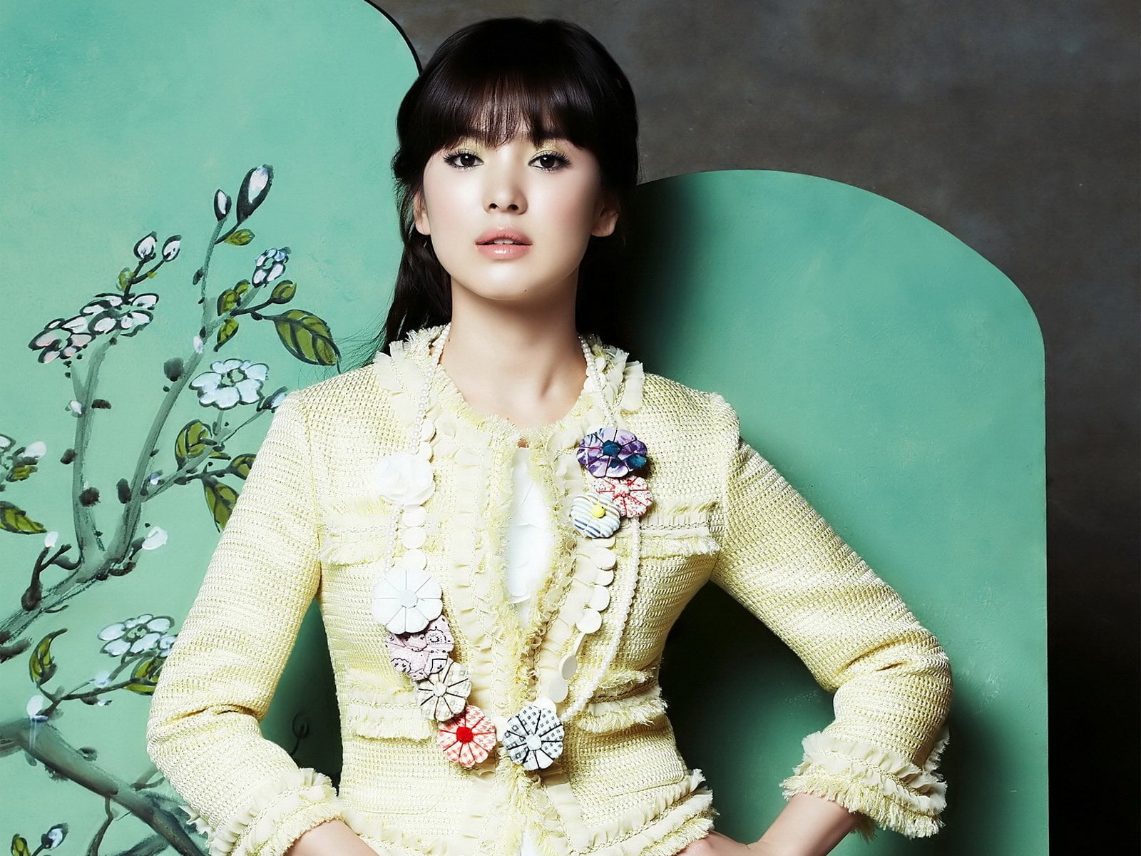front view, Actress, leisure activity, fashion, Song Hye-Kyo, 720P, standing, waist up, bangs, indoors, real people, beauty, looking at camera, adult, HD Wallpaper