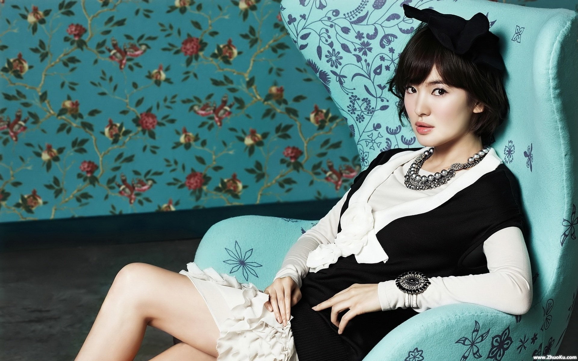 1080P, portrait, front view, Actress, hairstyle, beautiful woman, looking at camera, furniture, women, young women, indoors, Song Hye-Kyo, floral pattern, HD Wallpaper