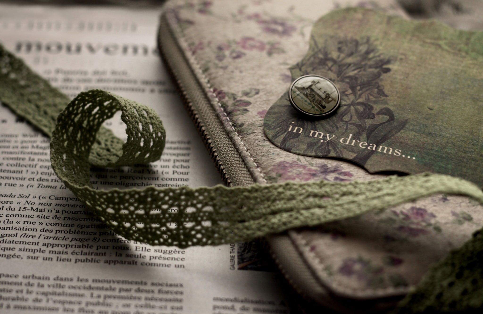 bookmark, green, button, lightning, case, 1080P, fabric, vintage, newspaper, HD Wallpaper
