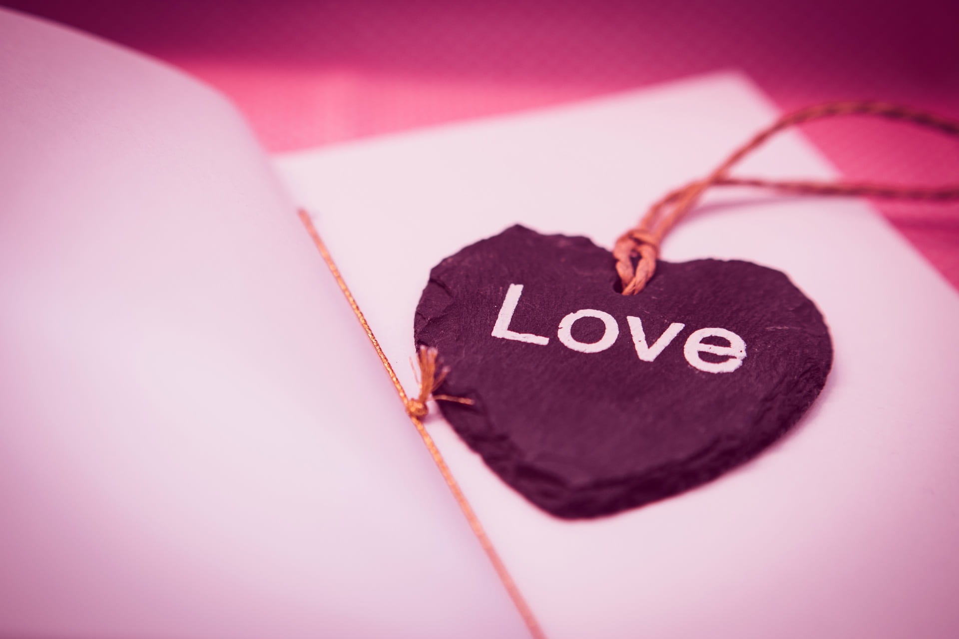 valentines day - holiday, gift, 1080P, bookmark, pendant, focus on foreground, tag, copy space, sheet, love, selective focus, communication, western script, HD Wallpaper