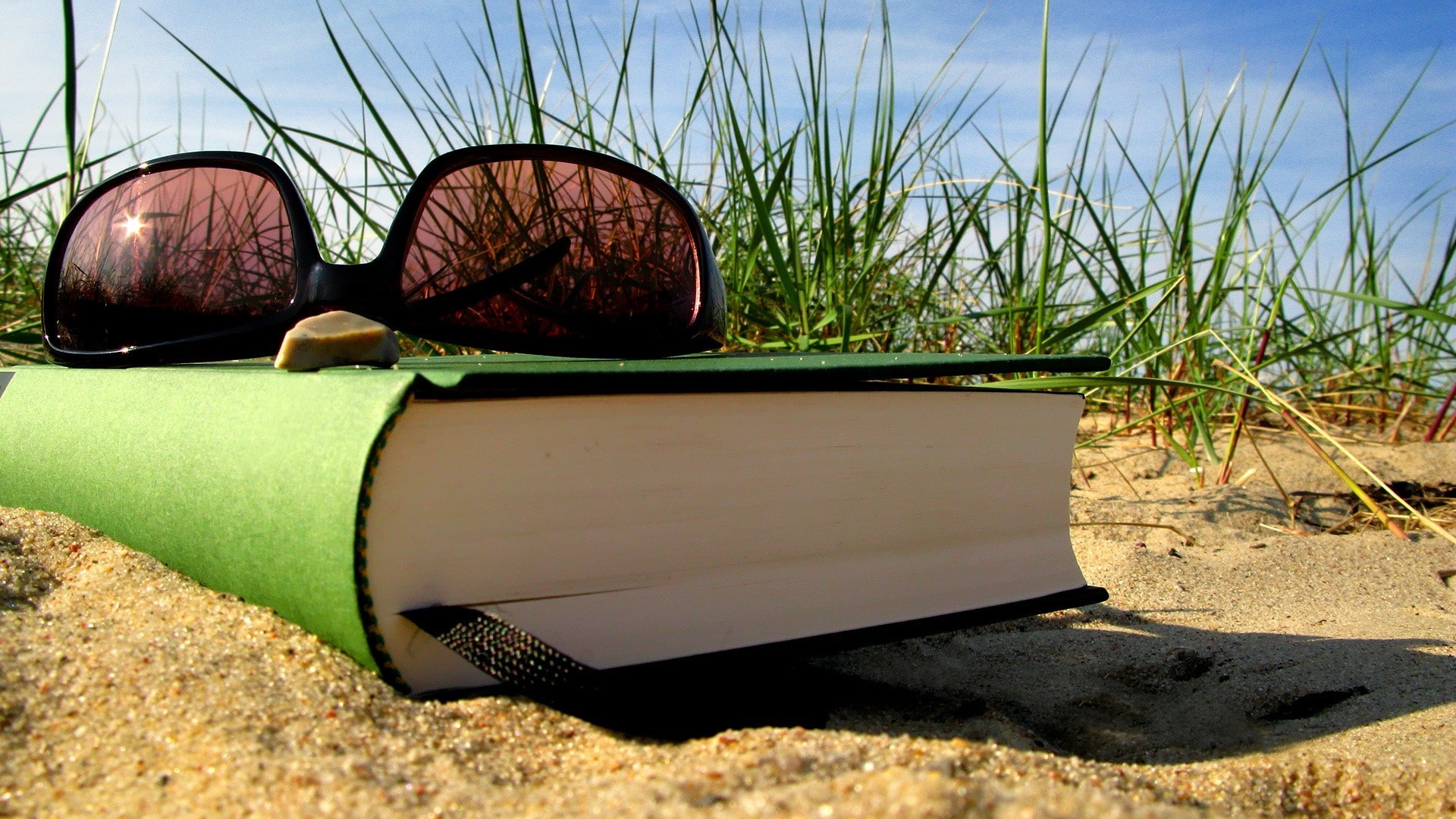 outdoors, transportation, field, land, wheel, Grass, abandoned, sunny, obsolete, Book, green color, no people, sunlight, beach, Sand, Bookmark, Summer, HD Wallpaper