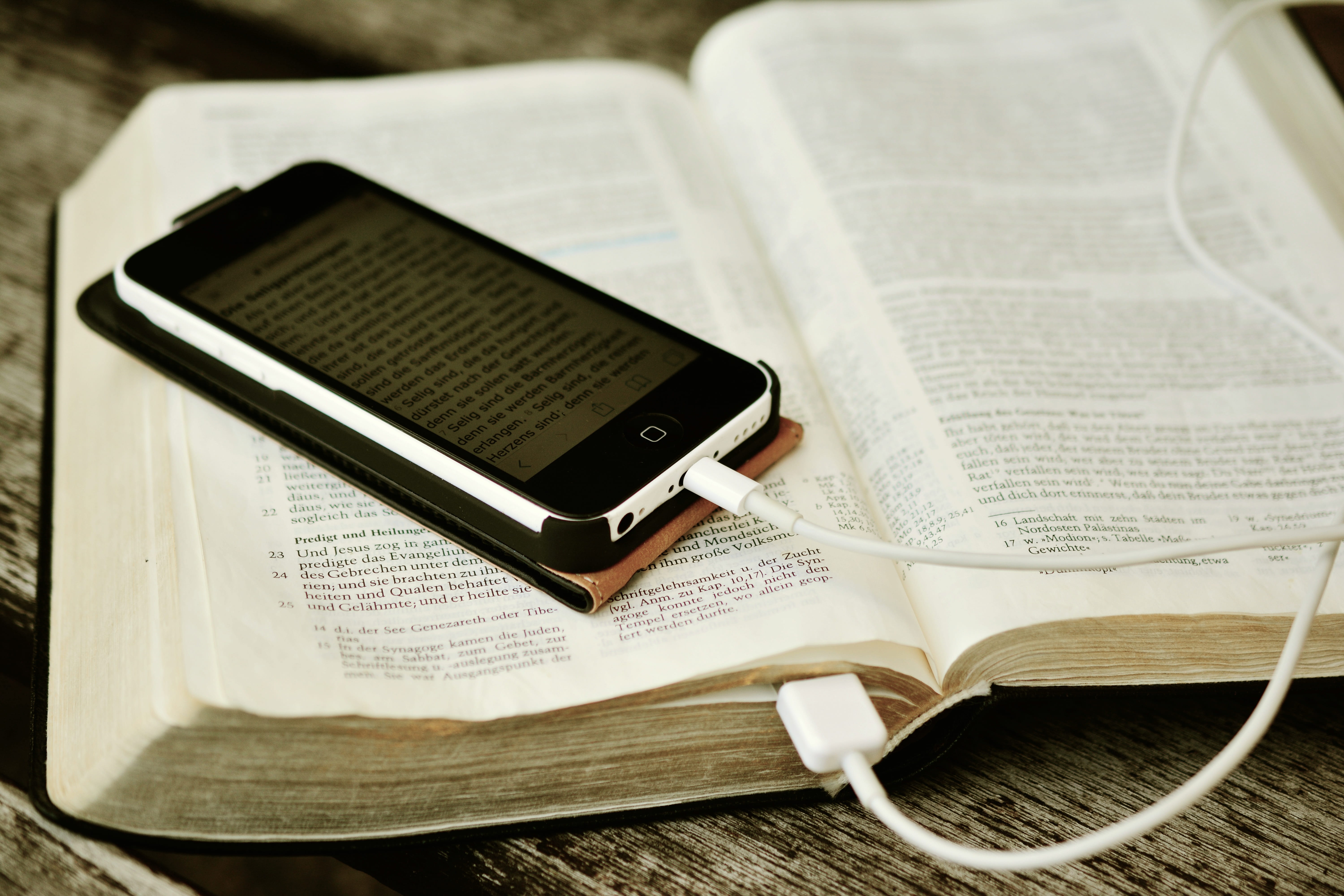 bible, portable information device, ipad, communication, table, mobile phone, business, paper, bible elsen, 5K, no people, personal accessory, global communications, HD Wallpaper