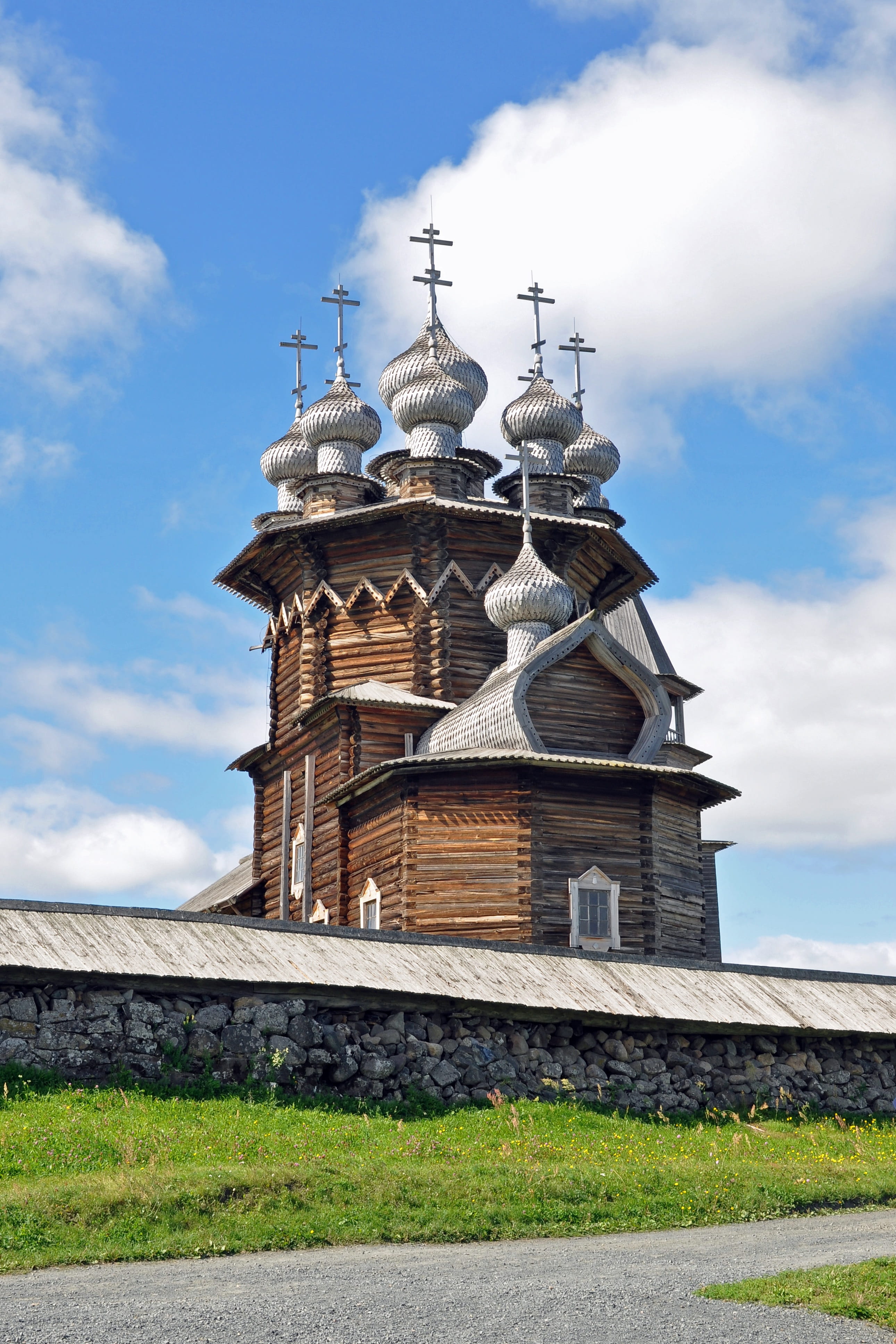 history, outdoors, day, low angle view, tower, Kizhi, building, cathedral, kremlin, built structure, Church, blue, religion, clouds, Dome, old, architecture, Phone HD Wallpaper
