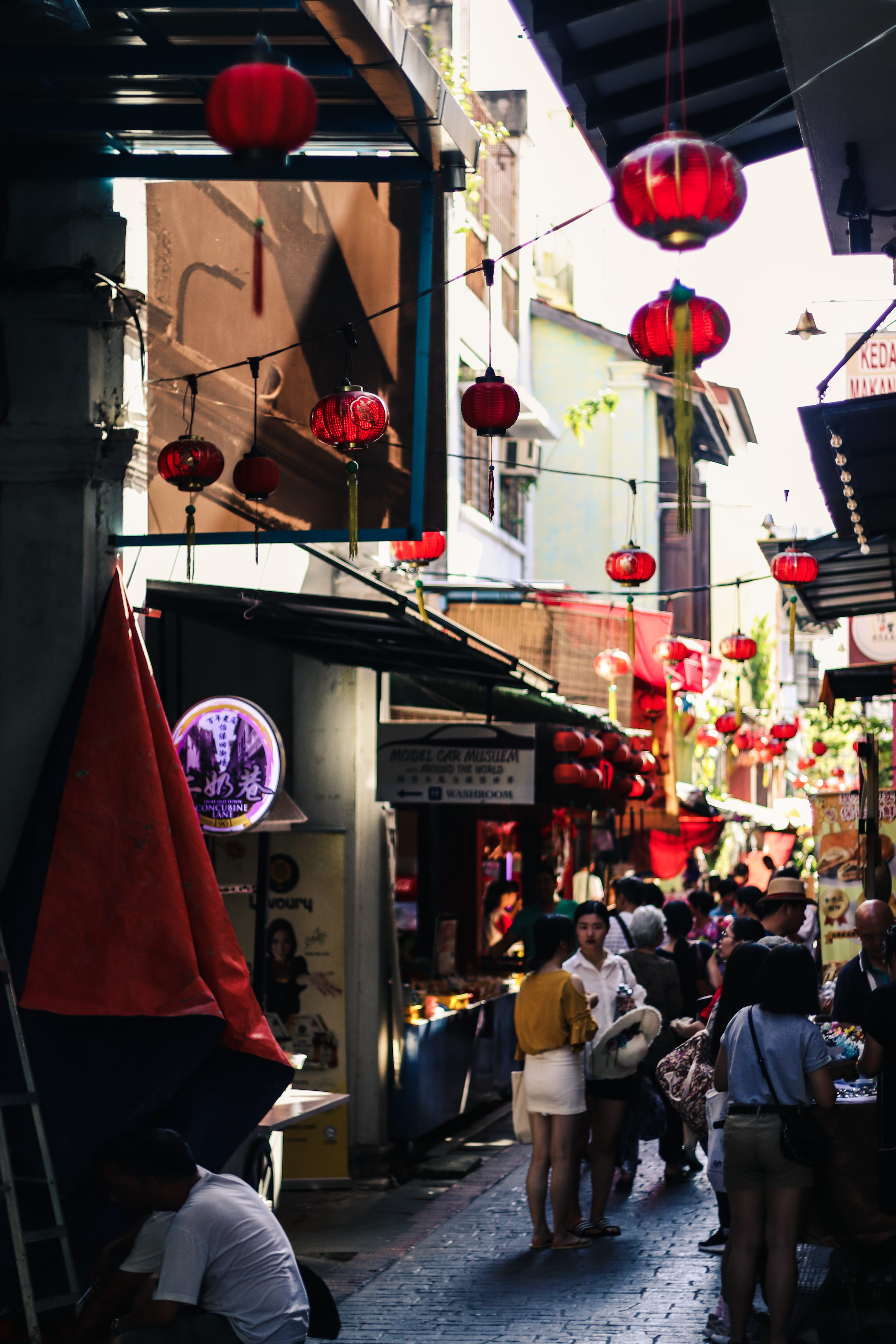 nature, market, group of people, built structure, town, men, pedestrian, street market, road, city life, adult, architecture, ipoh, concubine lane, outdoors, Phone HD Wallpaper