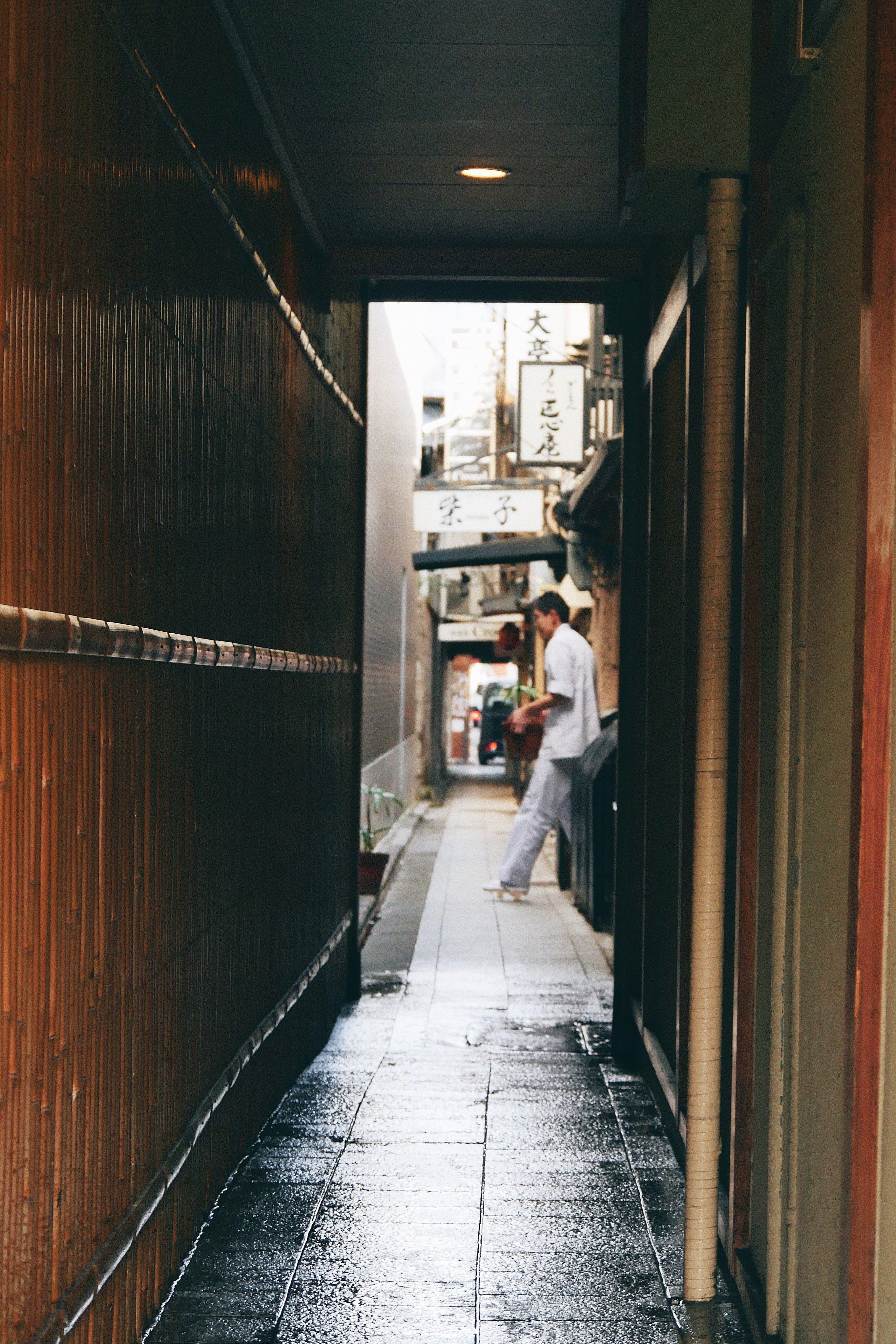 road, the way forward, floor, architecture, man, banister, leaning, japan, apparel, lifestyles, clothing, entrance, building, men, city, human, standing, Phone HD Wallpaper
