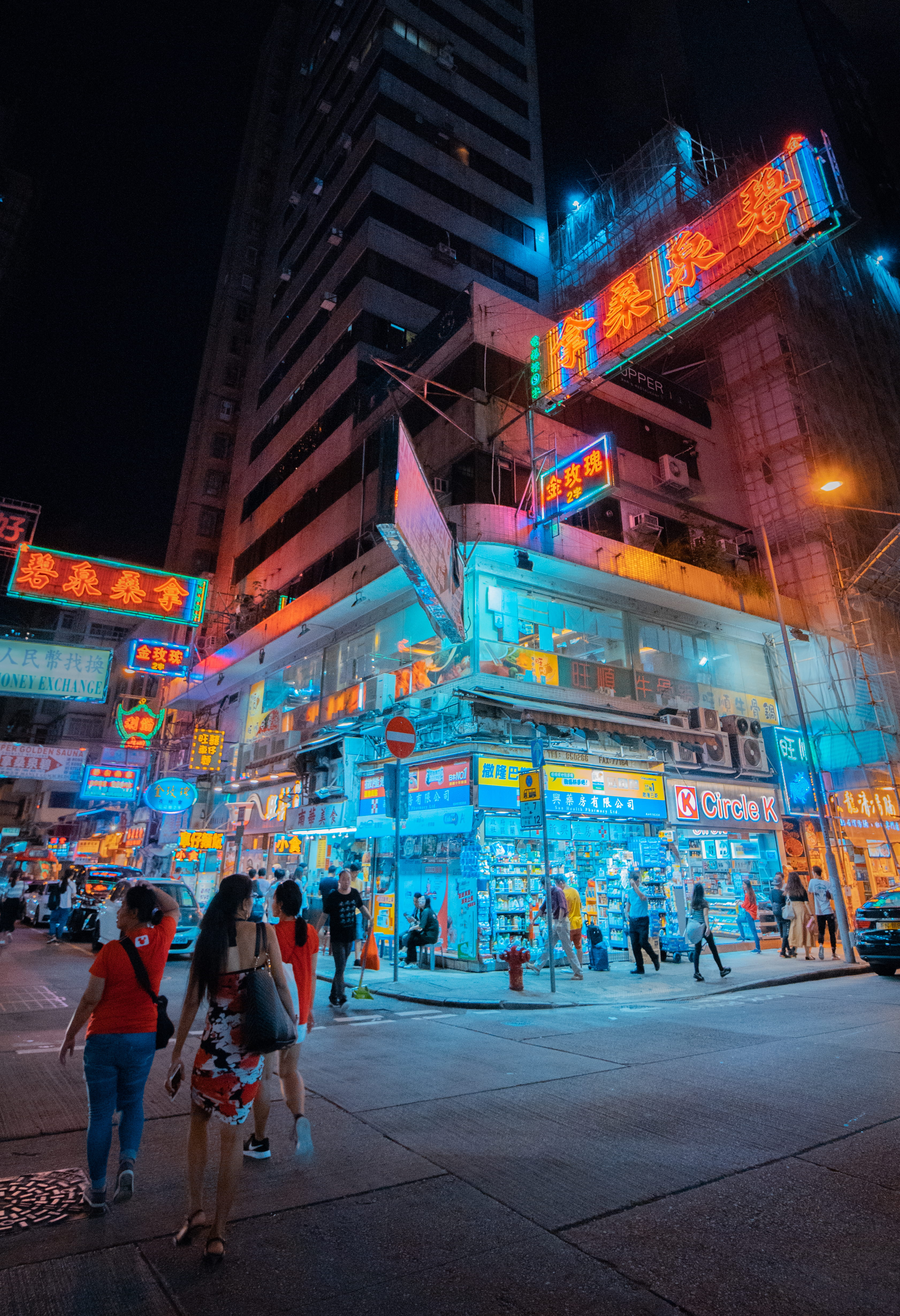 real people, illuminated, women, pedestrian, car, city, clothing, large group of people, shoe, urban, adult, walking, built structure, metropolis, apparel, Phone HD Wallpaper