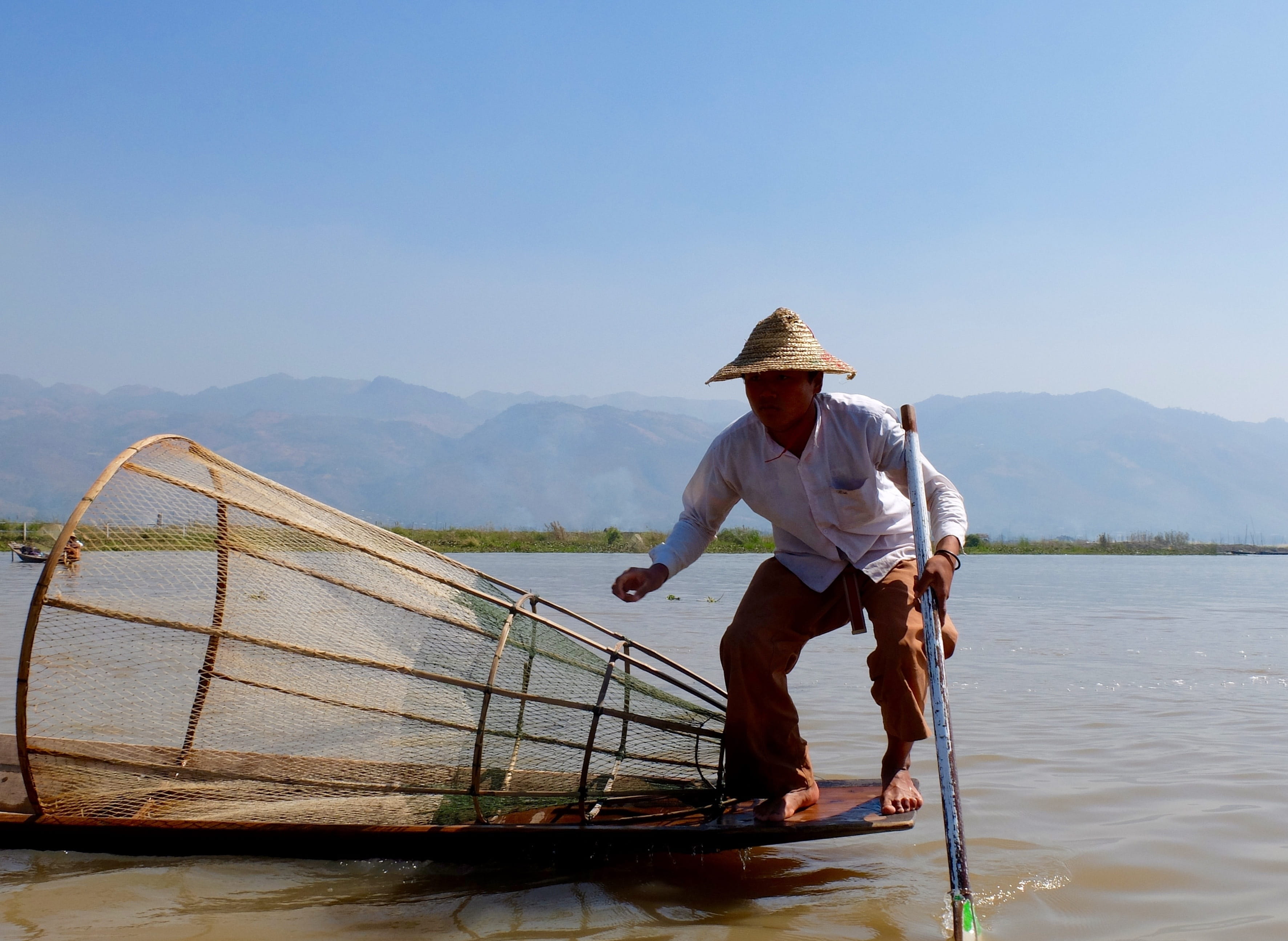adults only, adult, sky, casual clothing, day, men, one person, oar, nature, one man only, mode of transportation, Inle Lake, outdoors, clothing, fisherman, HD Wallpaper