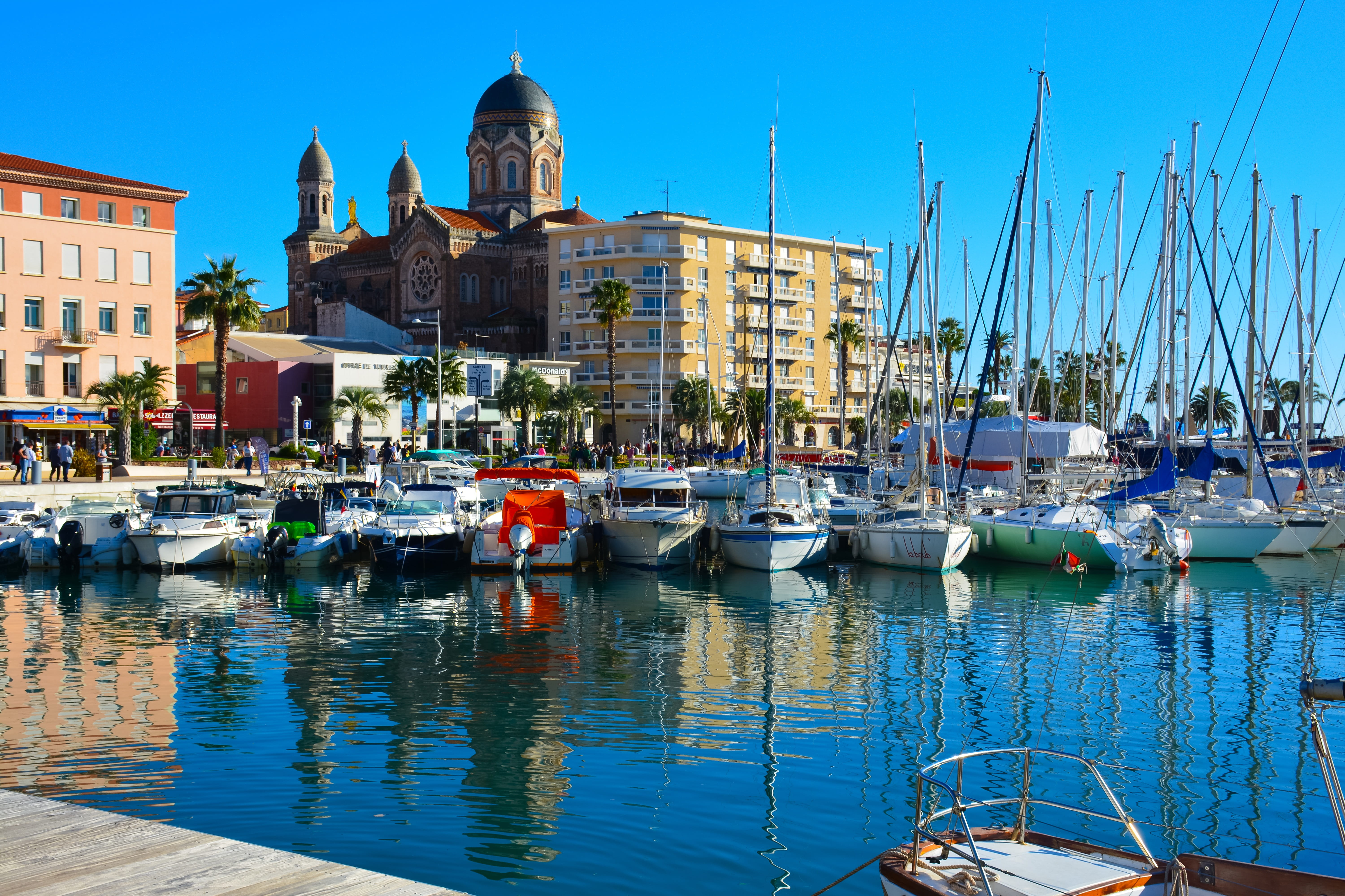 waterfront, France, reflection, nature, landscape, building exterior, 5K, day, city, Harbour, yacht, water, nautical vessel, blue, transportation, no people, HD Wallpaper