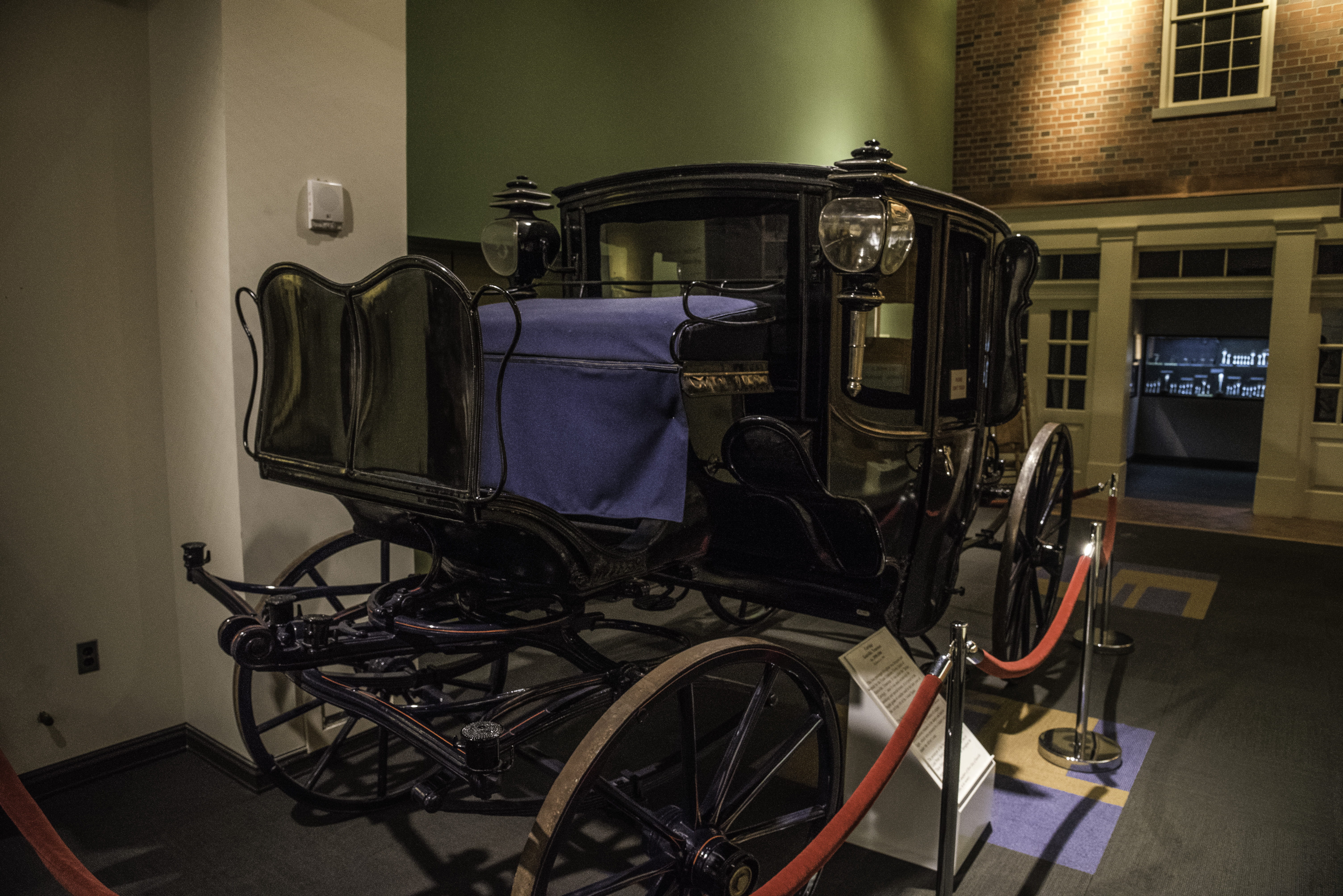 illness, connection, absence, old, illuminated, public domain, travel, hospital, architecture, land vehicle, technology, night, text, Tennessee, medical equipment, HD Wallpaper