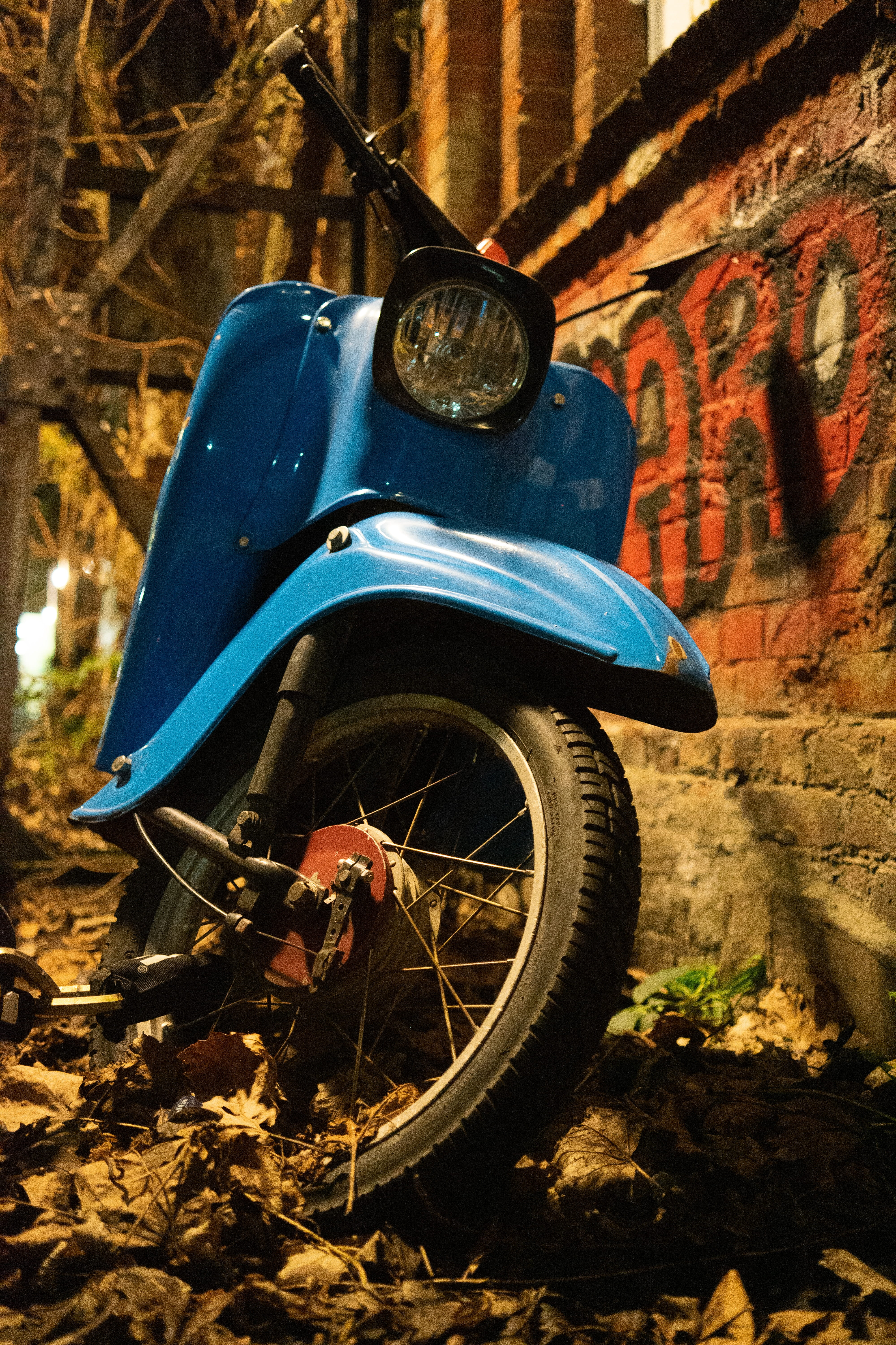 retro, turned off, motor vehicle, day, classic, graffiti, land vehicle, oldtimer, vehicle, motor scooter, two wheeled vehicle, parking, scooter, built structure, Phone HD Wallpaper