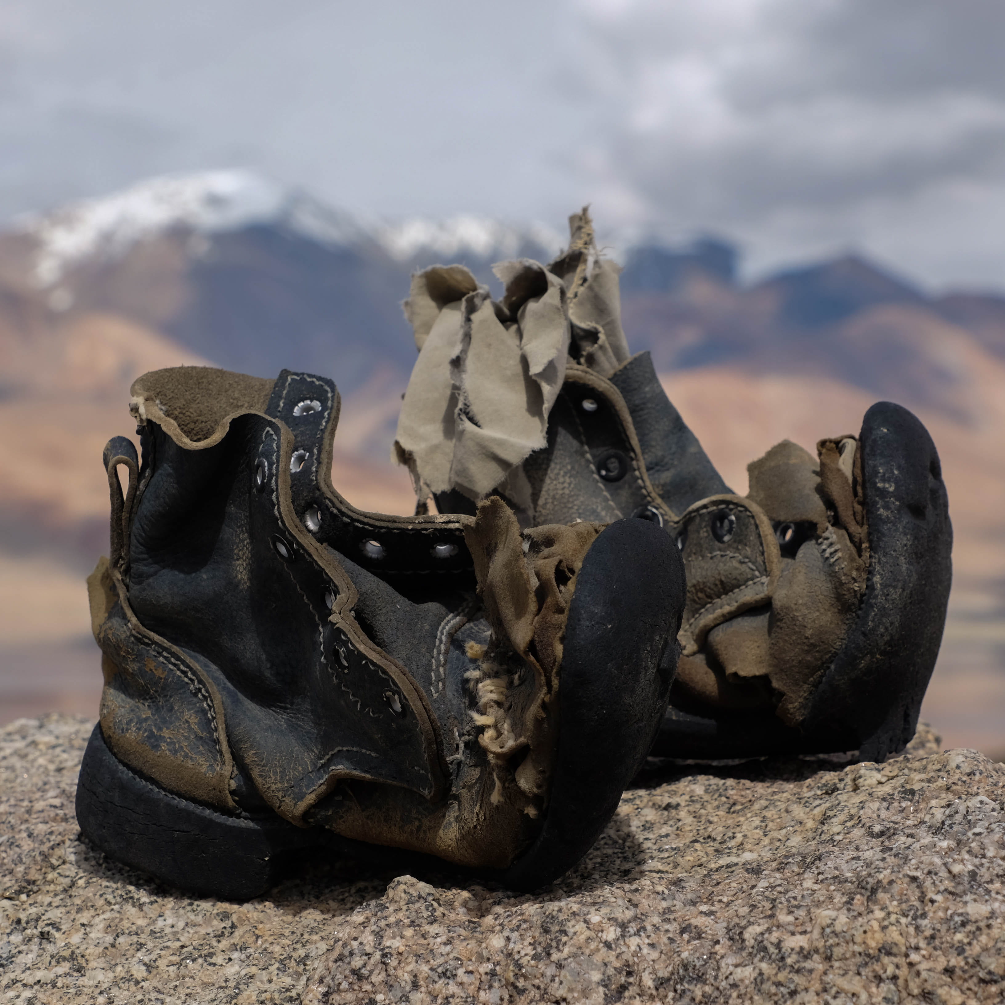 2K, shoe, absence, still life, india, focus on foreground, no people, personal accessory, land, ladakh, himalaya, mountain, black color, boot, hiking, Phone HD Wallpaper