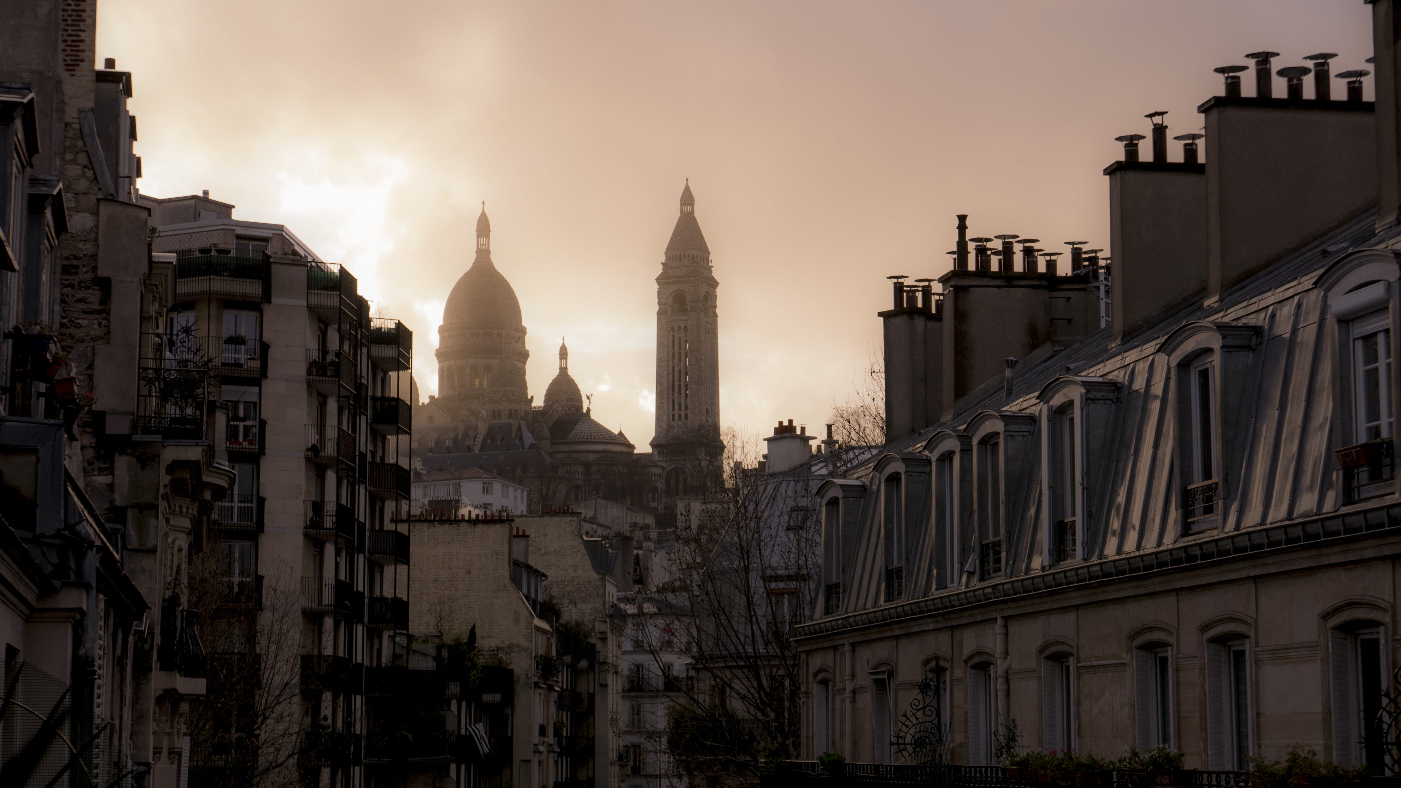 building, built structure, sunrise, windows, chatedra, travel, no people, travel destinations, sunset, city, outdoors, sacrecoeur, chimney, sacre coeur cathedral, HD Wallpaper