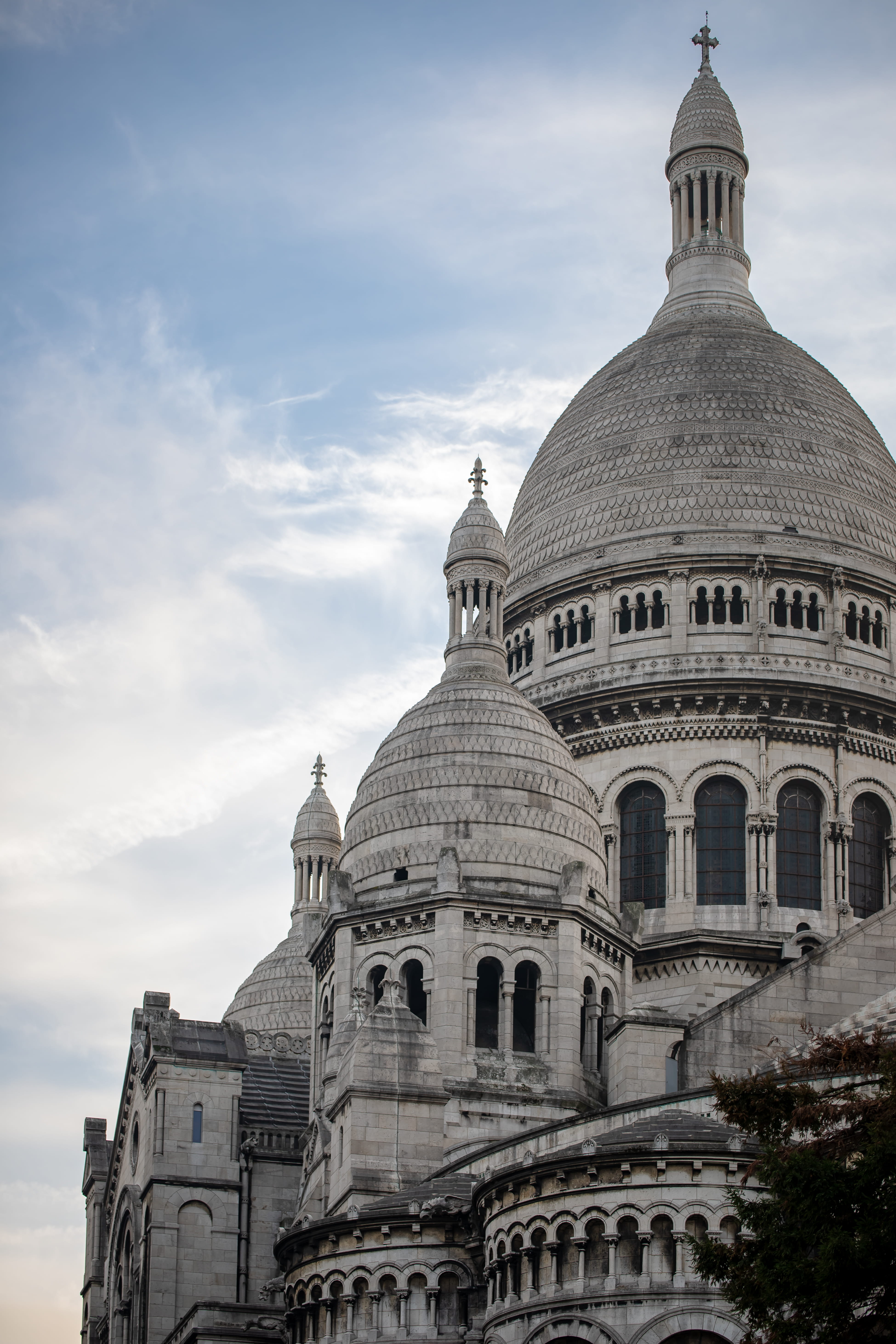 heart, city, church, stone, arch, religion, tower, building, cloud - sky, steeple, spire, travel destinations, tourism, building exterior, 5K, architecture, Phone HD Wallpaper