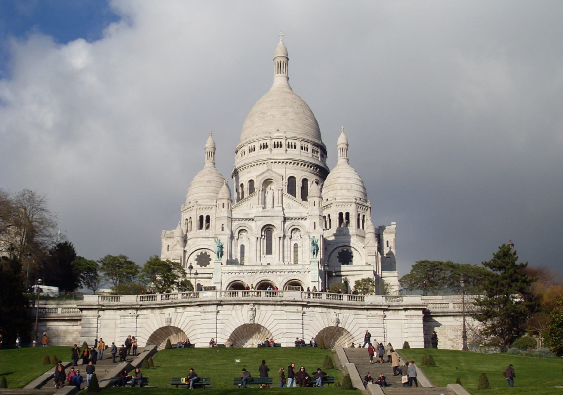 Paris, Montmarte, europe, nature, 1080P, plant, travel, basilica, historic, landmark, crowd, sky, france, large group of people, building, day, outdoors, HD Wallpaper