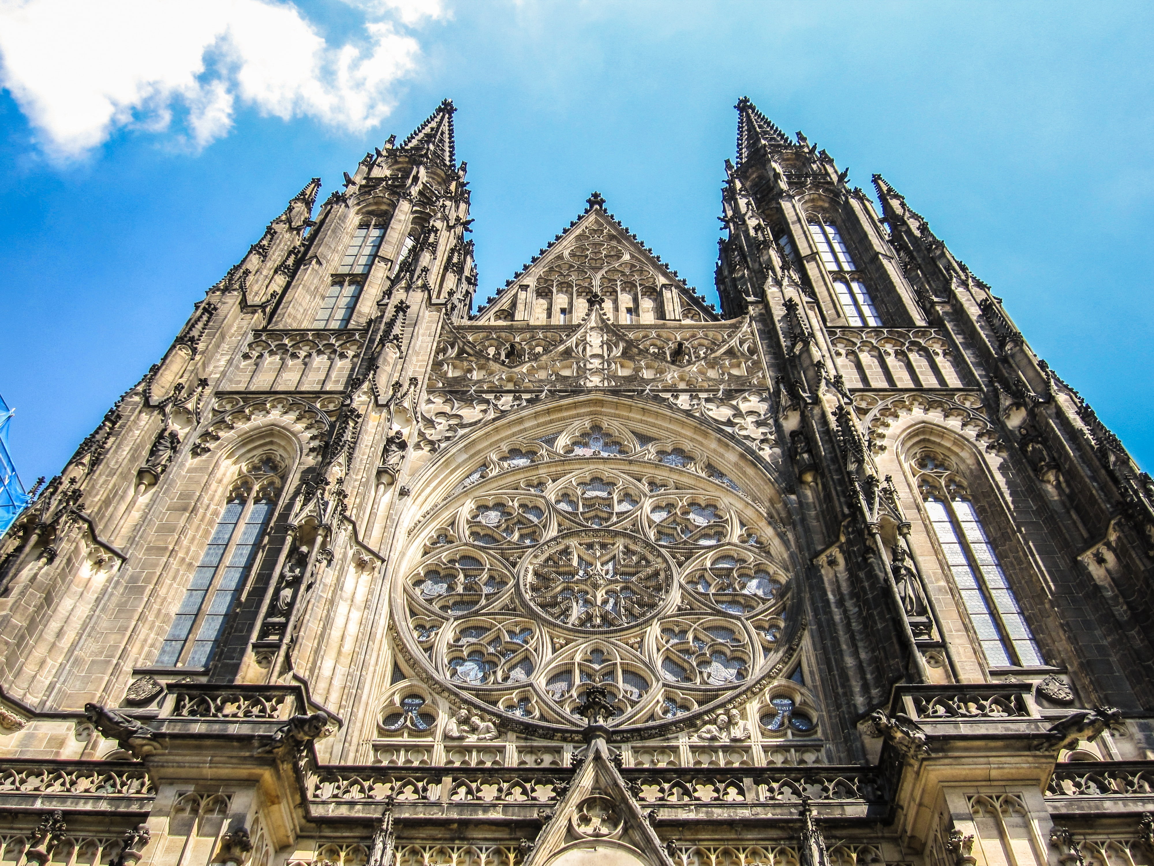 architecture, spirituality, vitus, outdoors, the past, clock, rose window, 4K, place of worship, religion, prague, ornate, church, angle, belief, low, HD Wallpaper